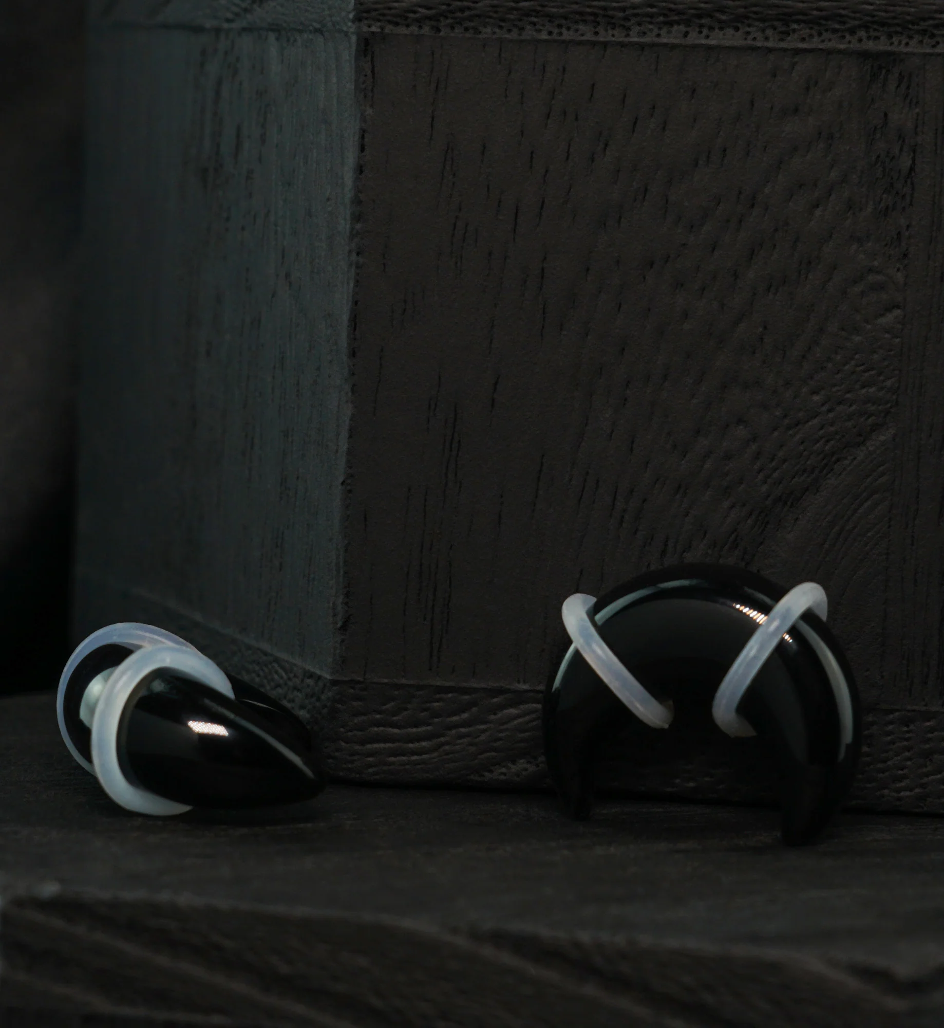 Black Obsidian Septum Pincher - Image 3
