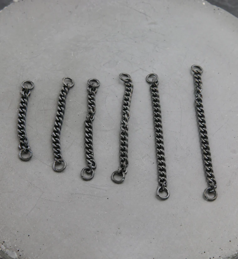 Black PVD Curb Titanium Nose & Cartilage Piercing Chain - Image 3