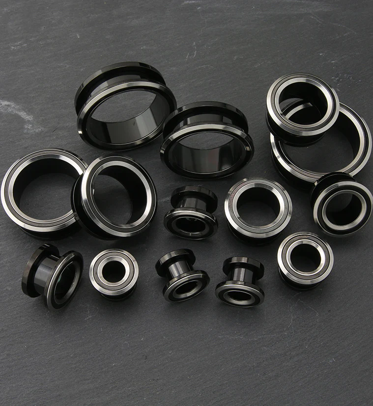 Black & Silver Stainless Steel Screw Back Tunnels - Image 3
