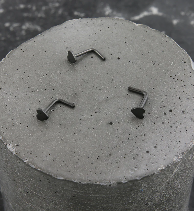 Black PVD Heart Top L Bend Titanium Nose Ring - Image 2