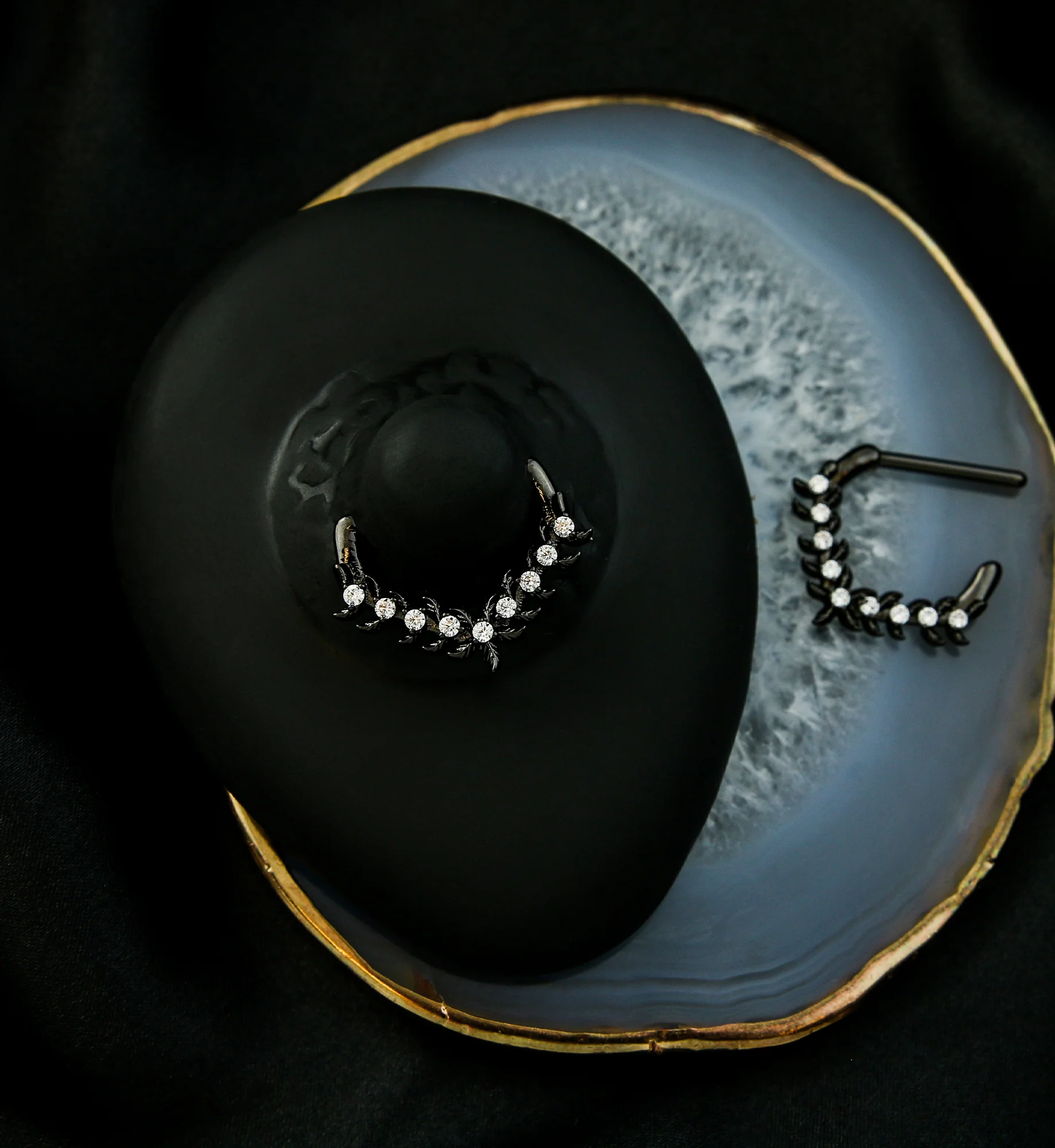 Black PVD Laurel Point Clear CZ Stainless Steel Nipple Clicker - Image 2