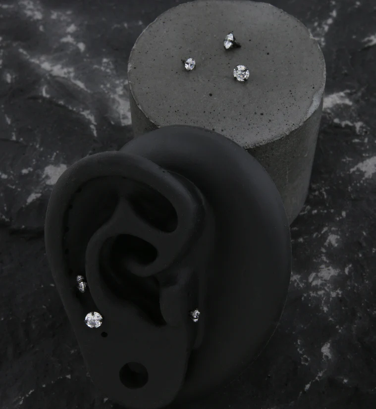 Black PVD Prong Clear CZ Stainless Steel Internally Threaded Top - Image 2