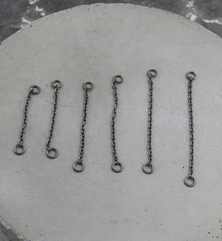 Black PVD Rolo Titanium Nose & Cartilage Piercing Chain - Image 2