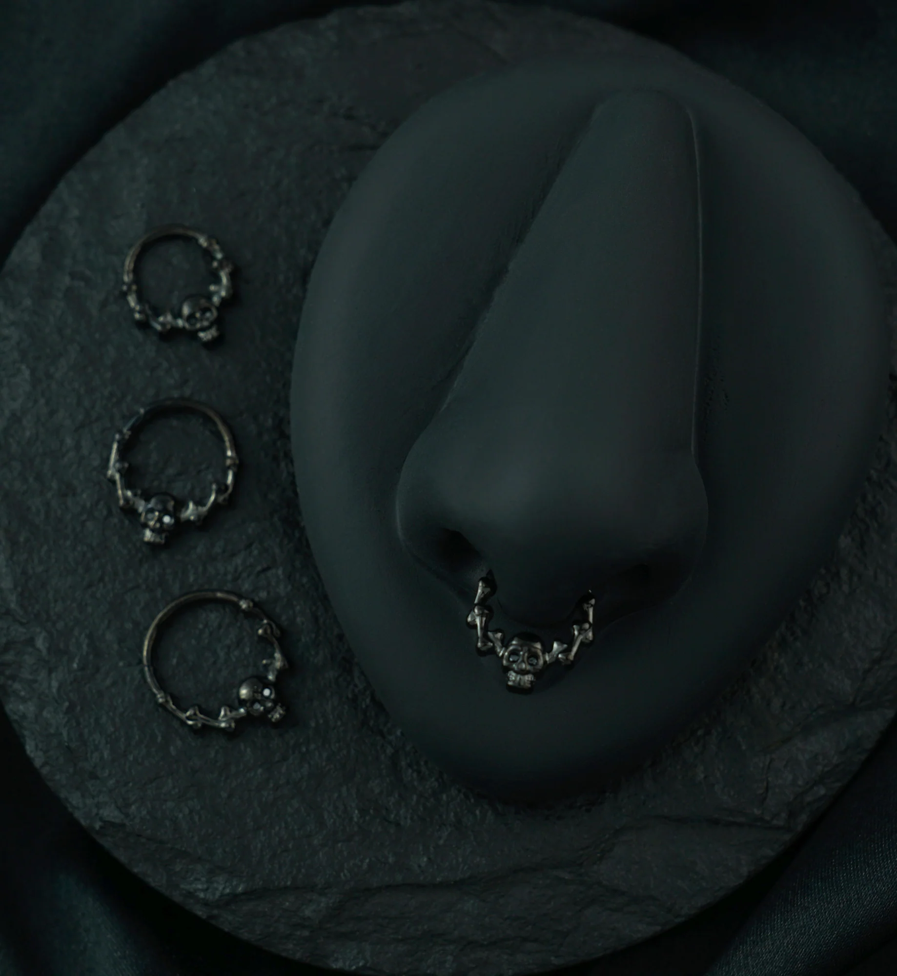 Black PVD Skull And Bones Black CZ Titanium Hinged Segment Ring - Image 2