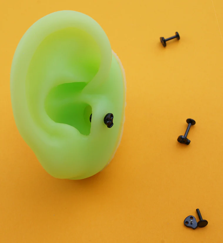 Black PVD Skull Face Internally Threaded Titanium Labret - Image 2
