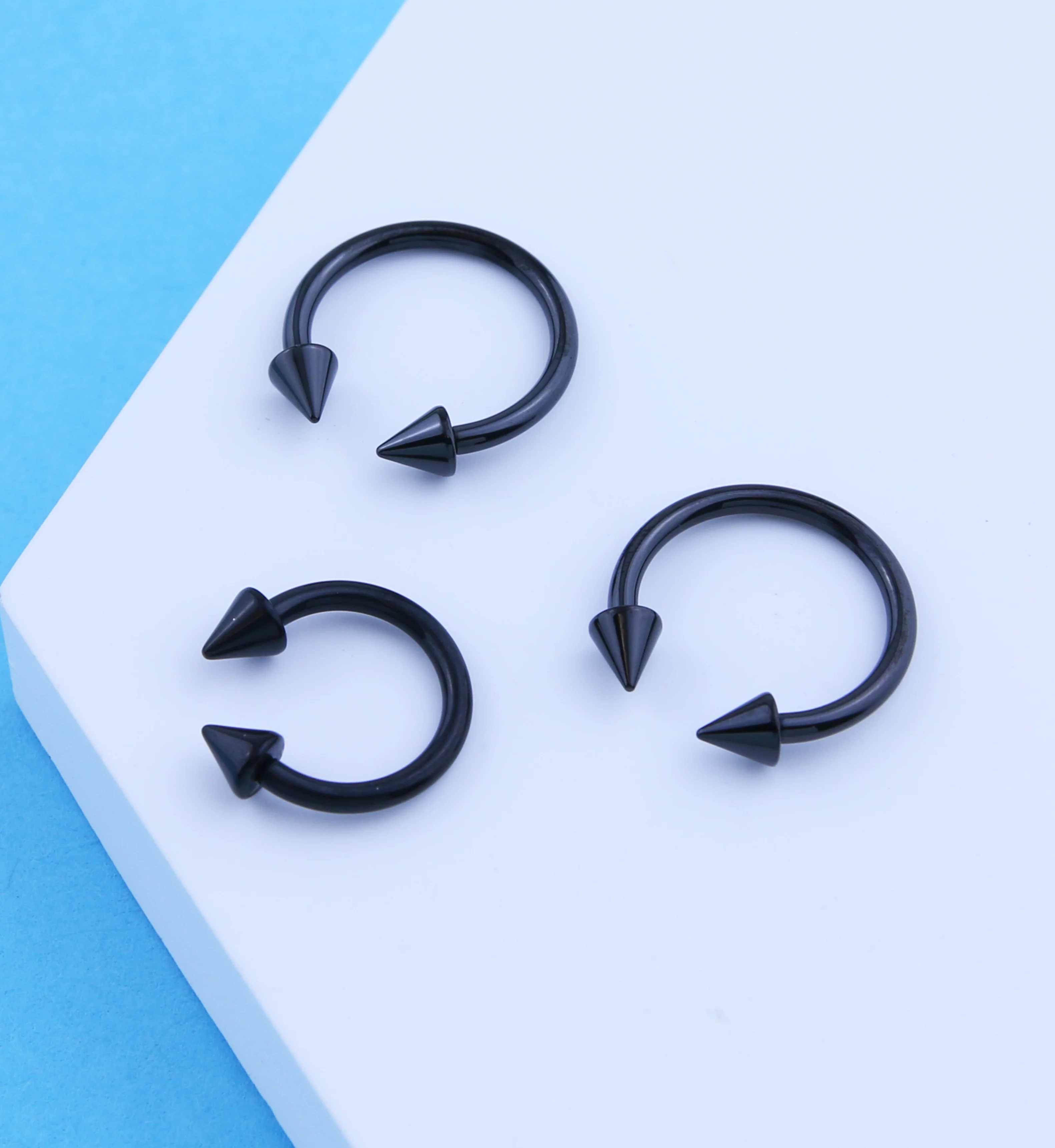 Black PVD Spike Internally Threaded Titanium Circular Barbell - Image 3