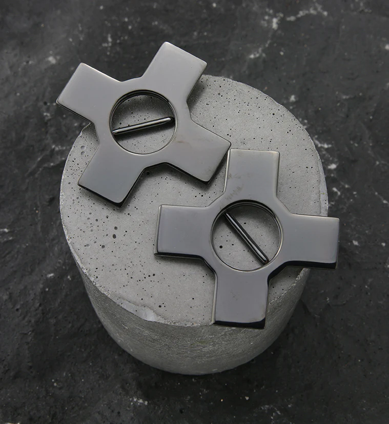 Black PVD X Effect Hinged Nipple Clicker - Image 2