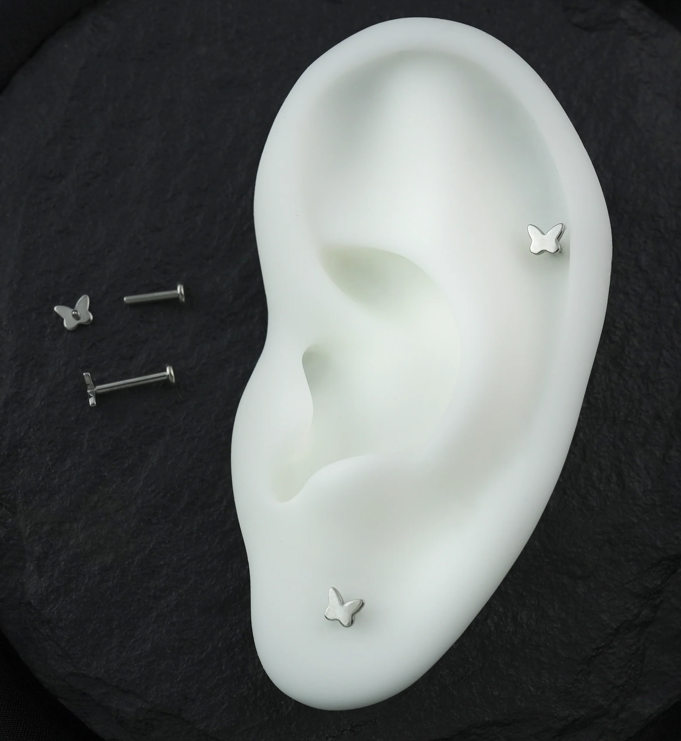 Bubble Butterfly Internally Threaded Titanium Labret - Image 2