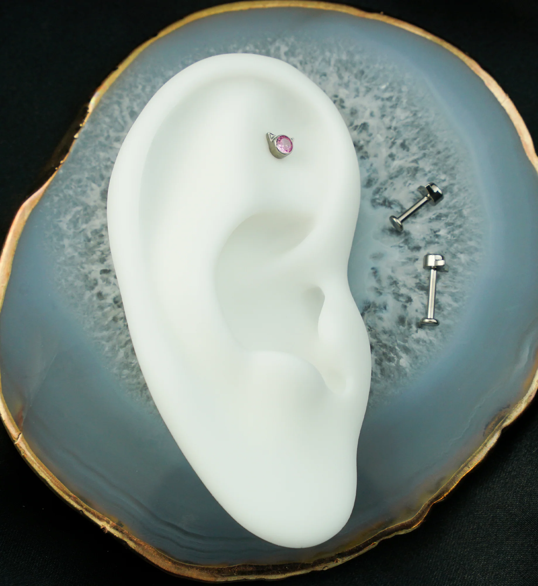 Cat Pink CZ Internally Threaded Titanium Labret - Image 2