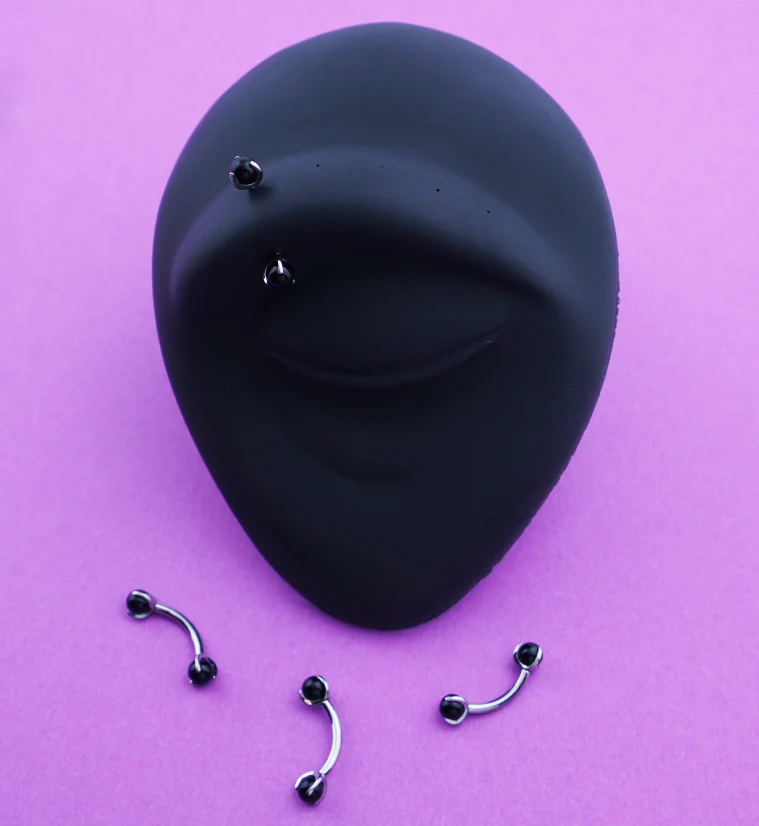 Claw Black Onyx Stone Titanium Internally Threaded Curved Barbell - Image 2