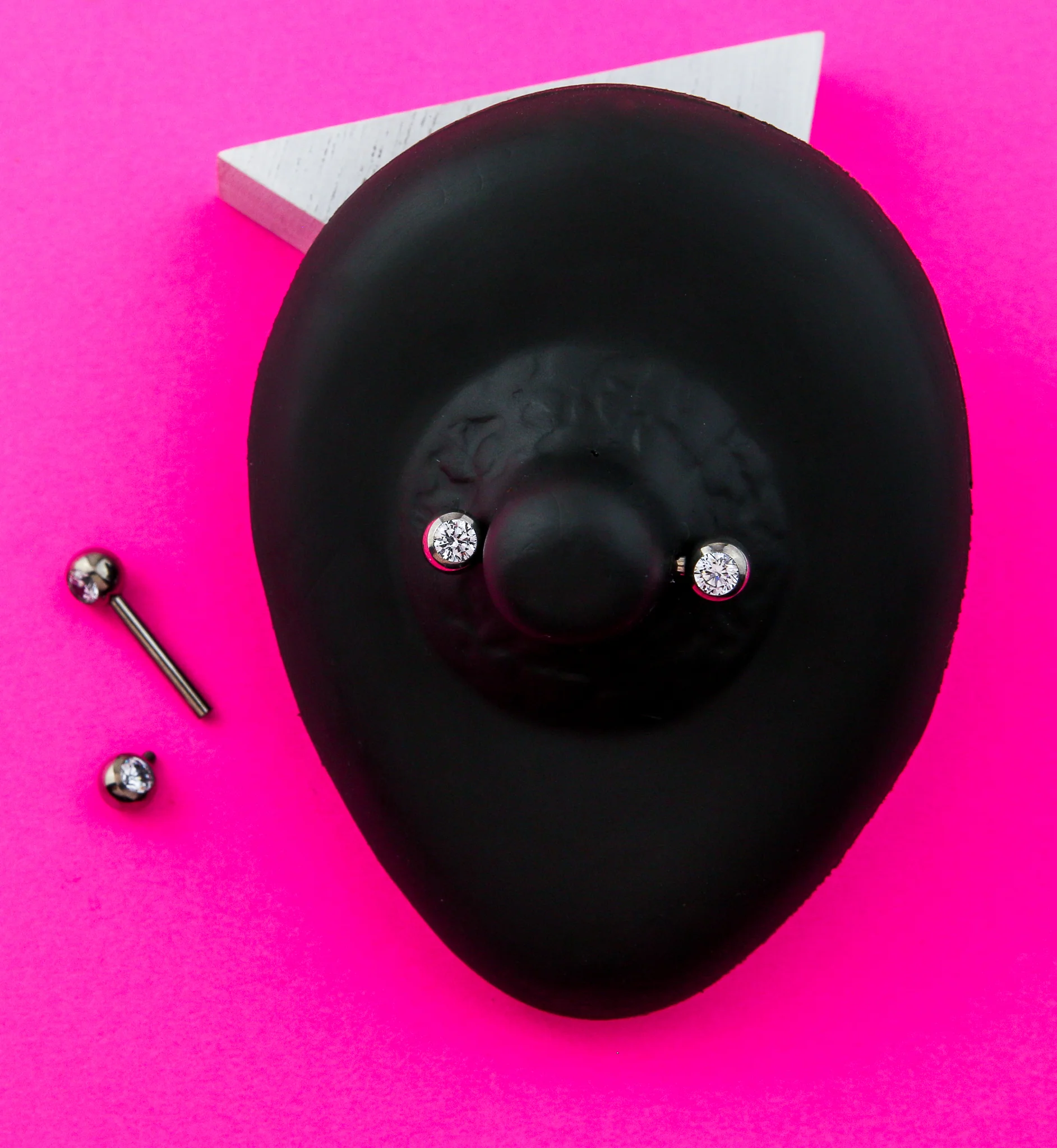 Clear CZ Ball Internally Threaded Titanium Nipple Barbells - Image 2