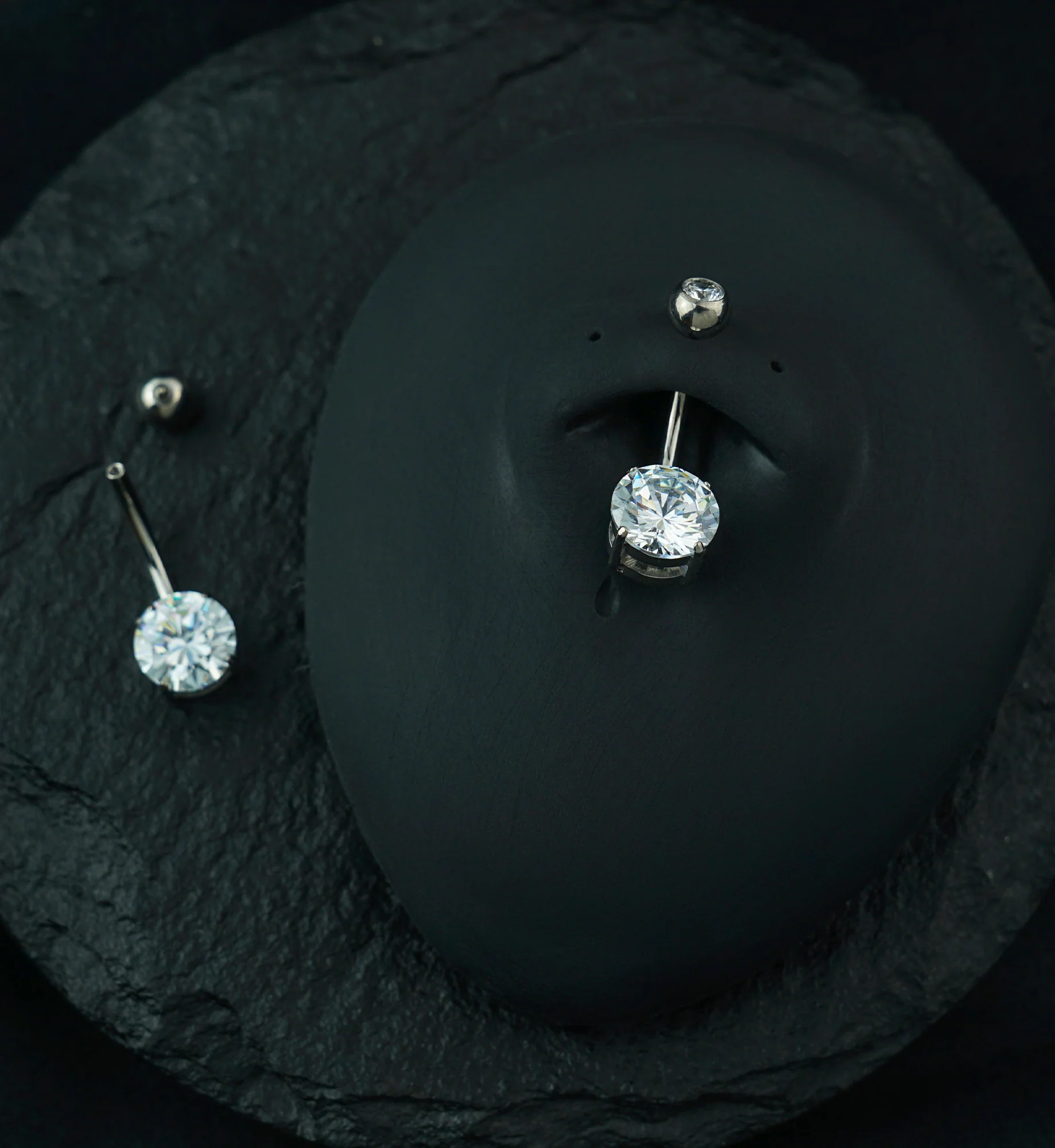 Clear CZ Prong/Bezel Internally Threaded Titanium Belly Button Ring - Image 3