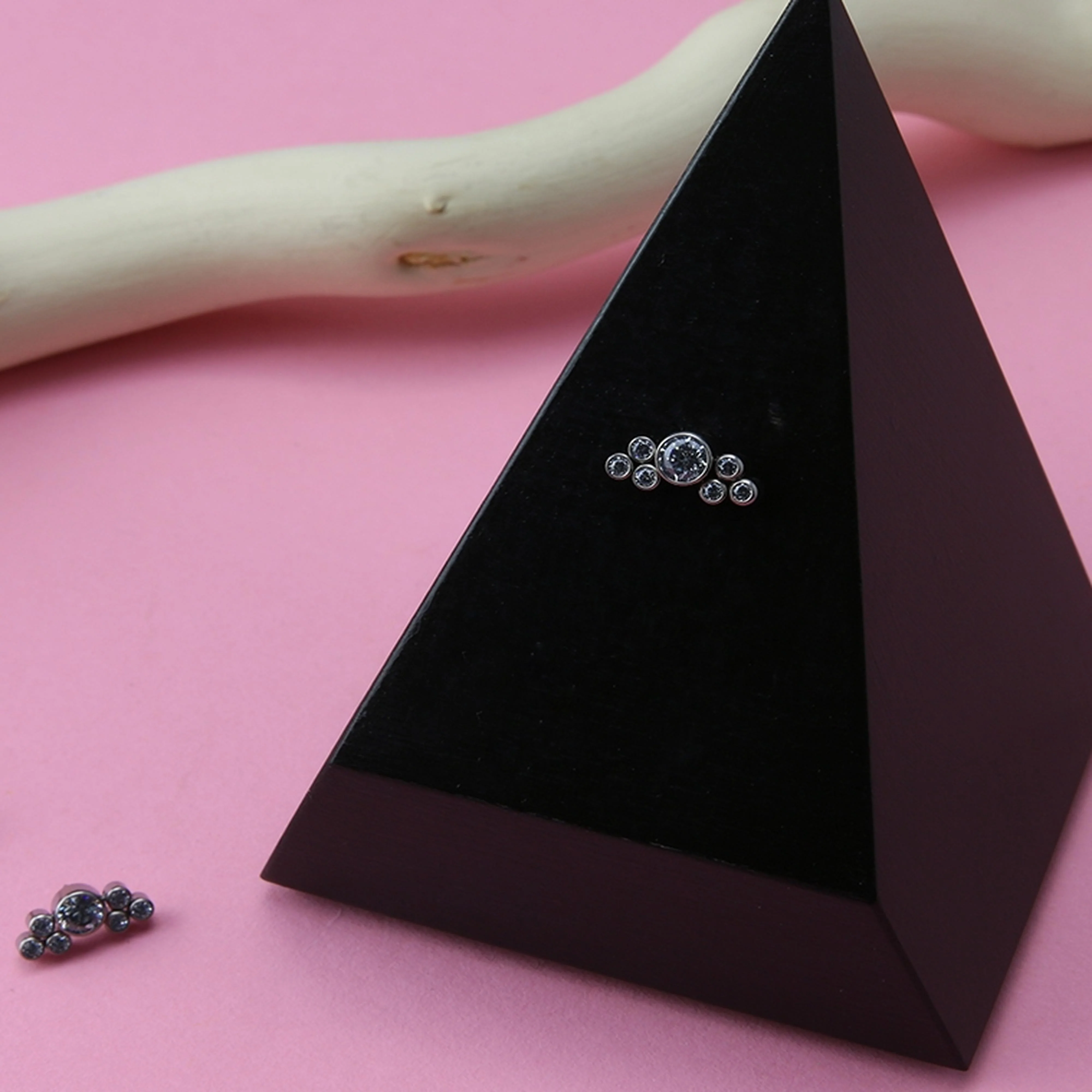 Clique Swarovski CZ Titanium Threadless Top - Image 4