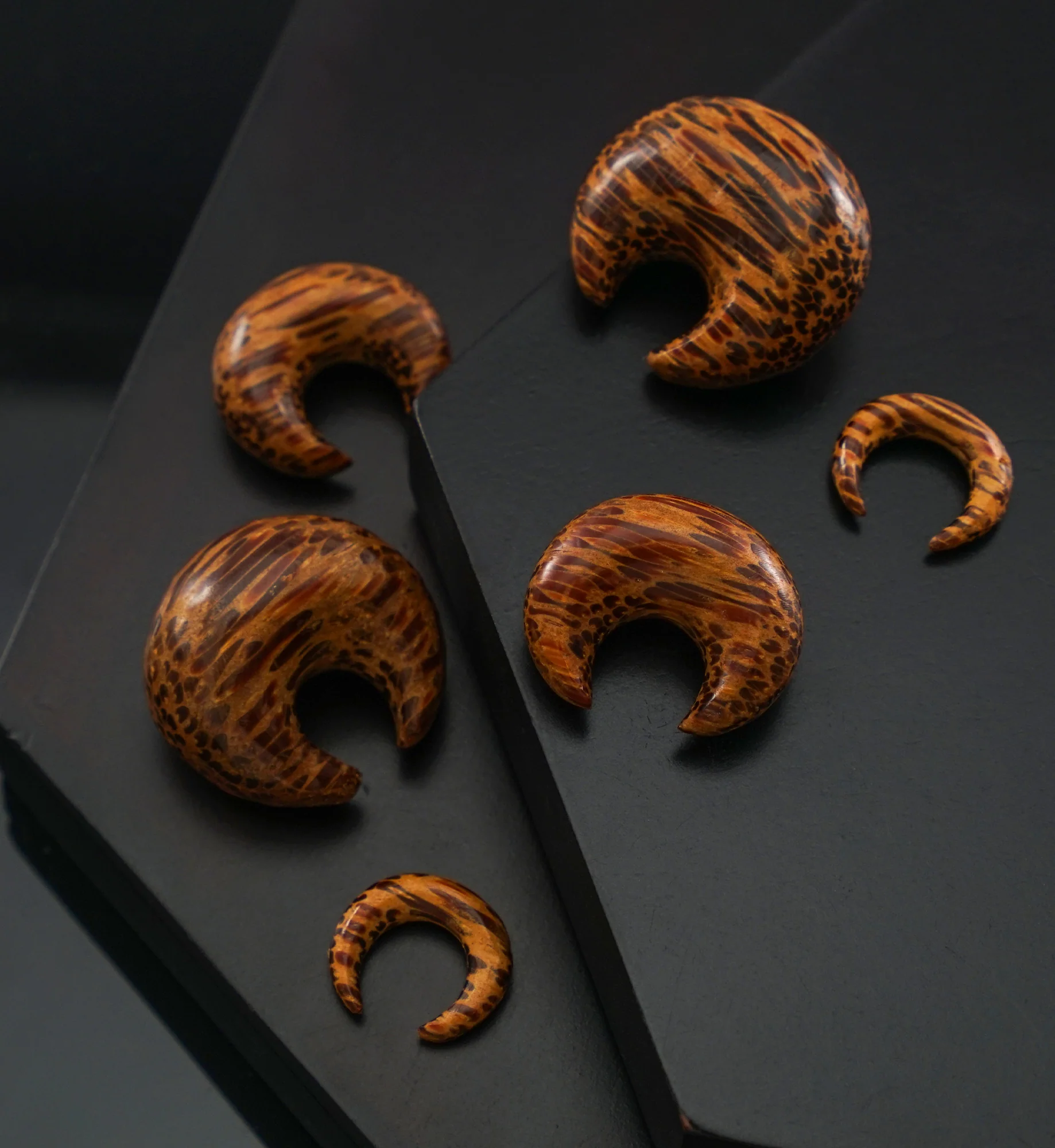 Coconut Wood Septum Pincher - Image 2