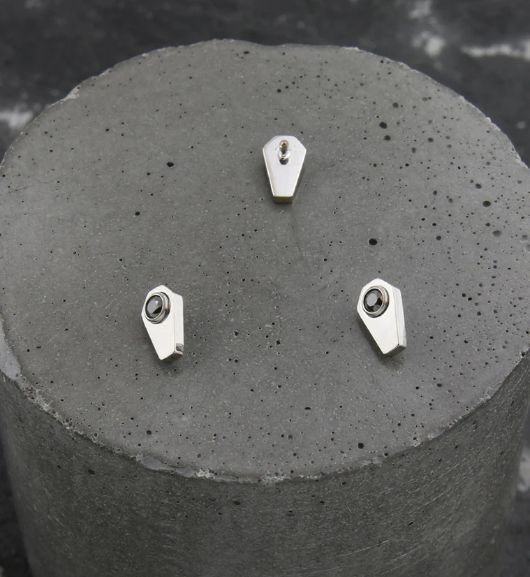 Coffin Round Black CZ Titanium Internally Threaded Top - Image 2