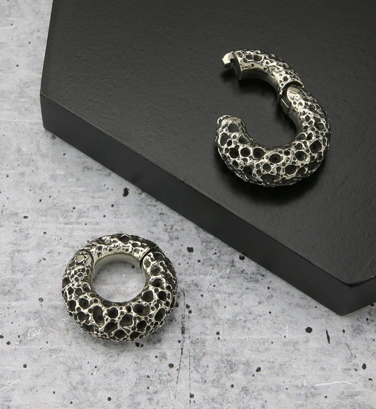 Coral Sponge White Brass Hinged Ear Weights - Image 2