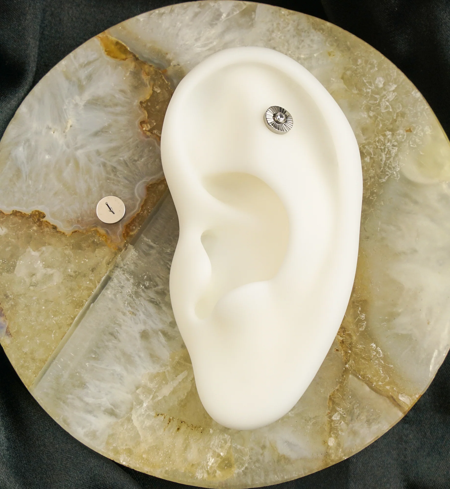 Score Disk Clear CZ Threadless Titanium Top - Image 2