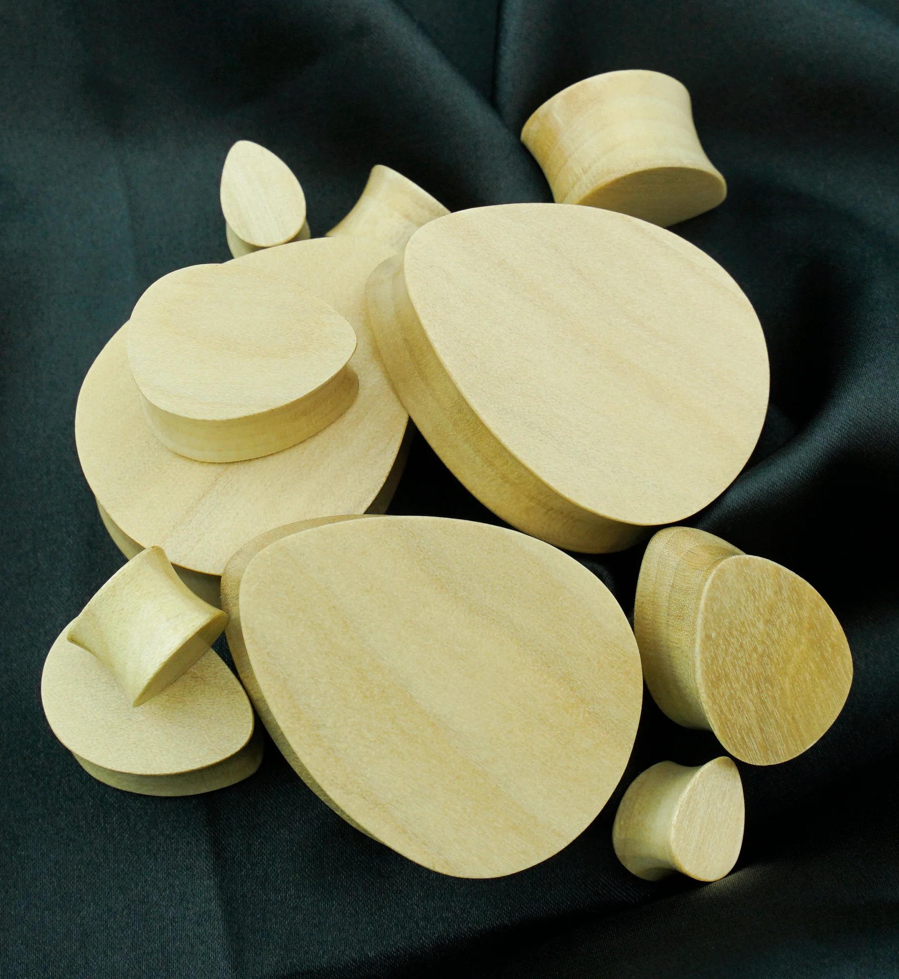 Crocodile Wood Teardrop Plugs - Image 2