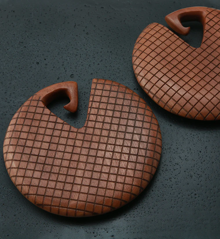 Crosshatch Saba Wooden Ear Weights - Image 8