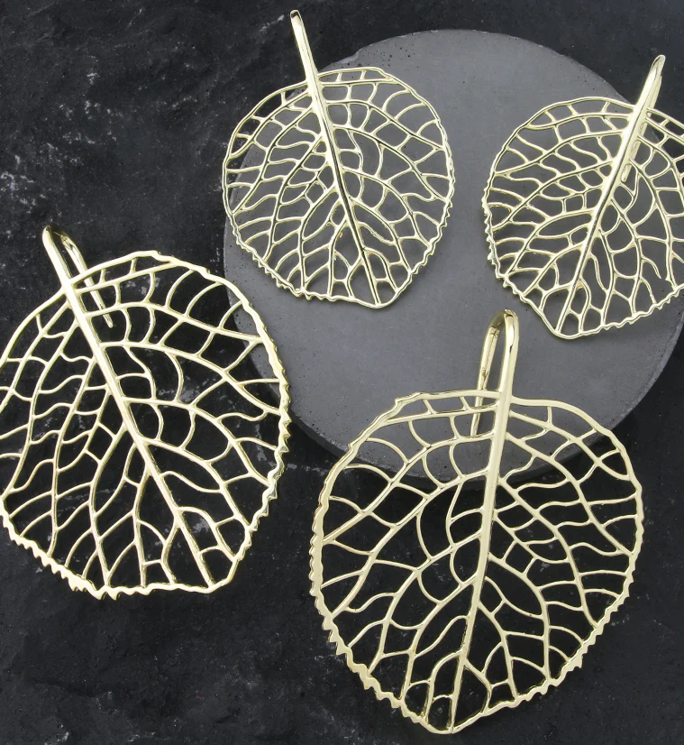 Crystal Anthurium Leaf Brass Hangers - Image 2