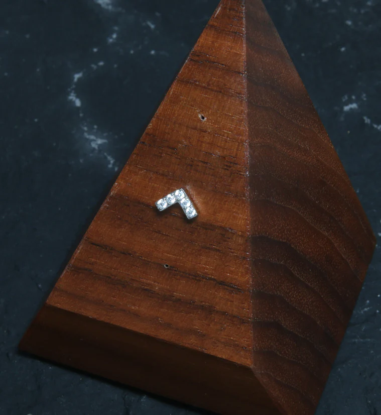 Dart CZ Threadless Titanium Top - Image 2