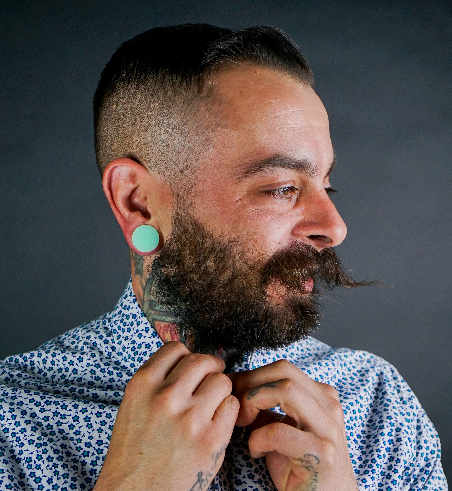 Double Flare Matte Mint Green Silicone Plugs - Image 5