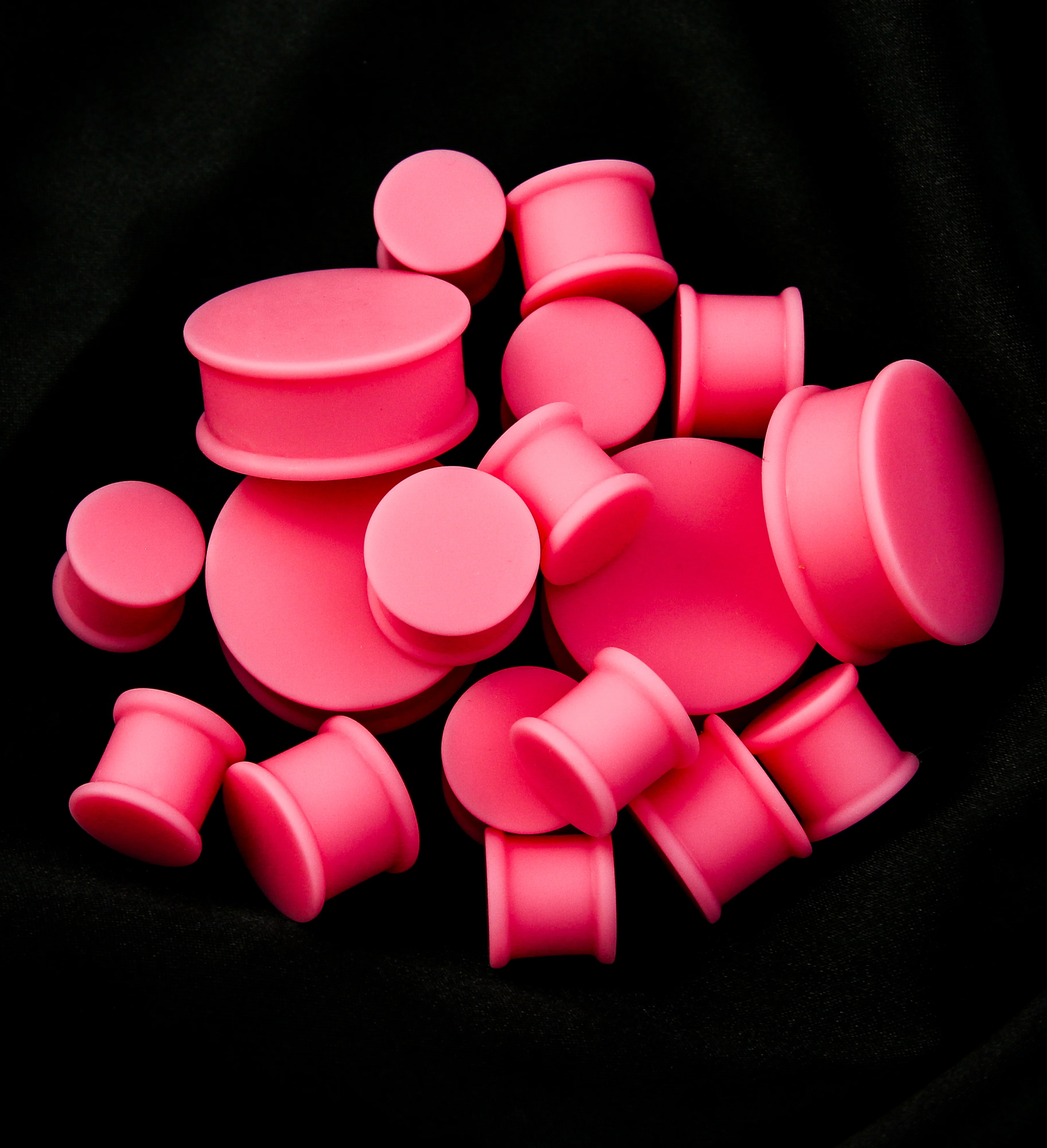 Double Flare Matte Bubblegum Pink Silicone Plugs - Image 3