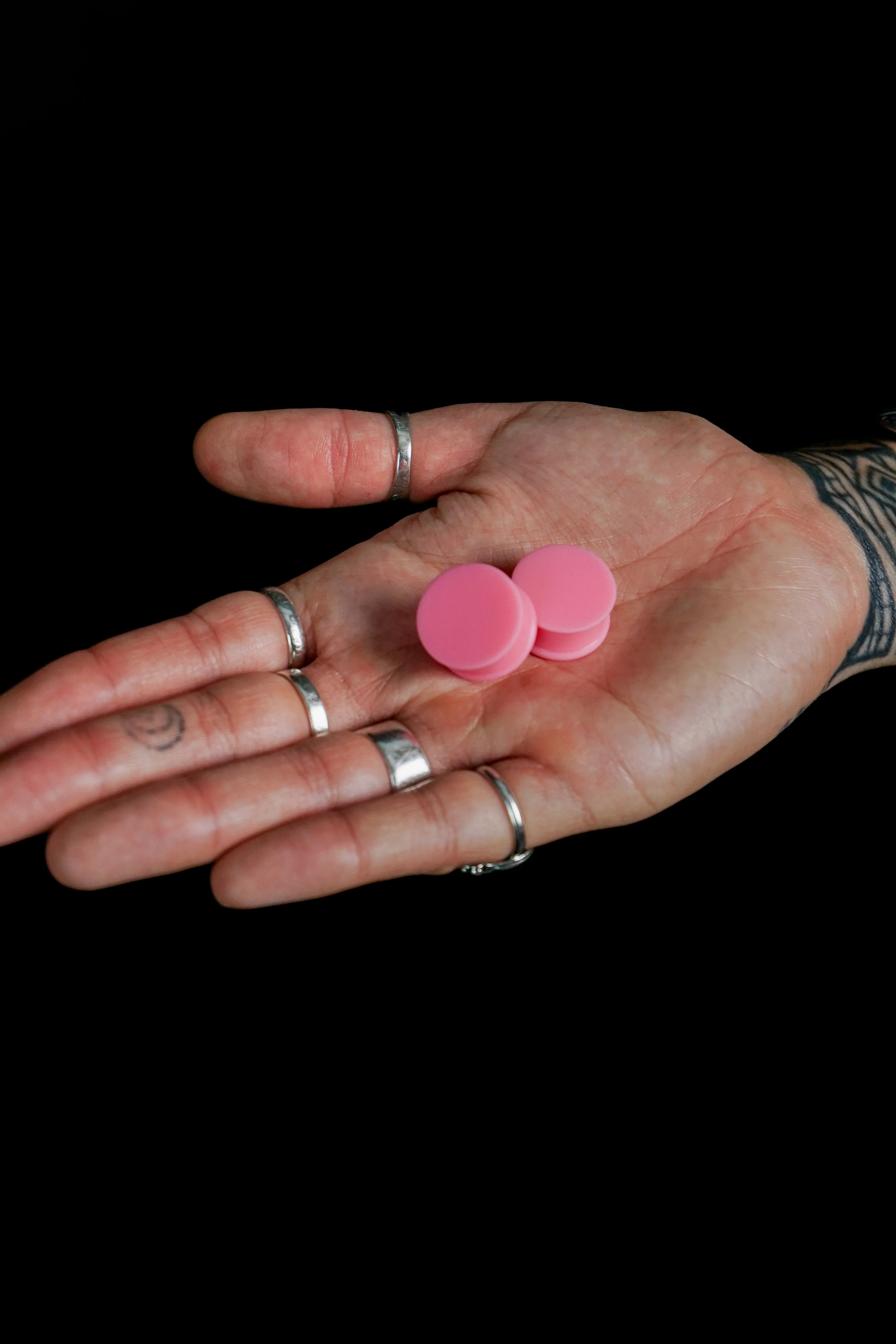 Double Flare Matte Bubblegum Pink Silicone Plugs - Image 8