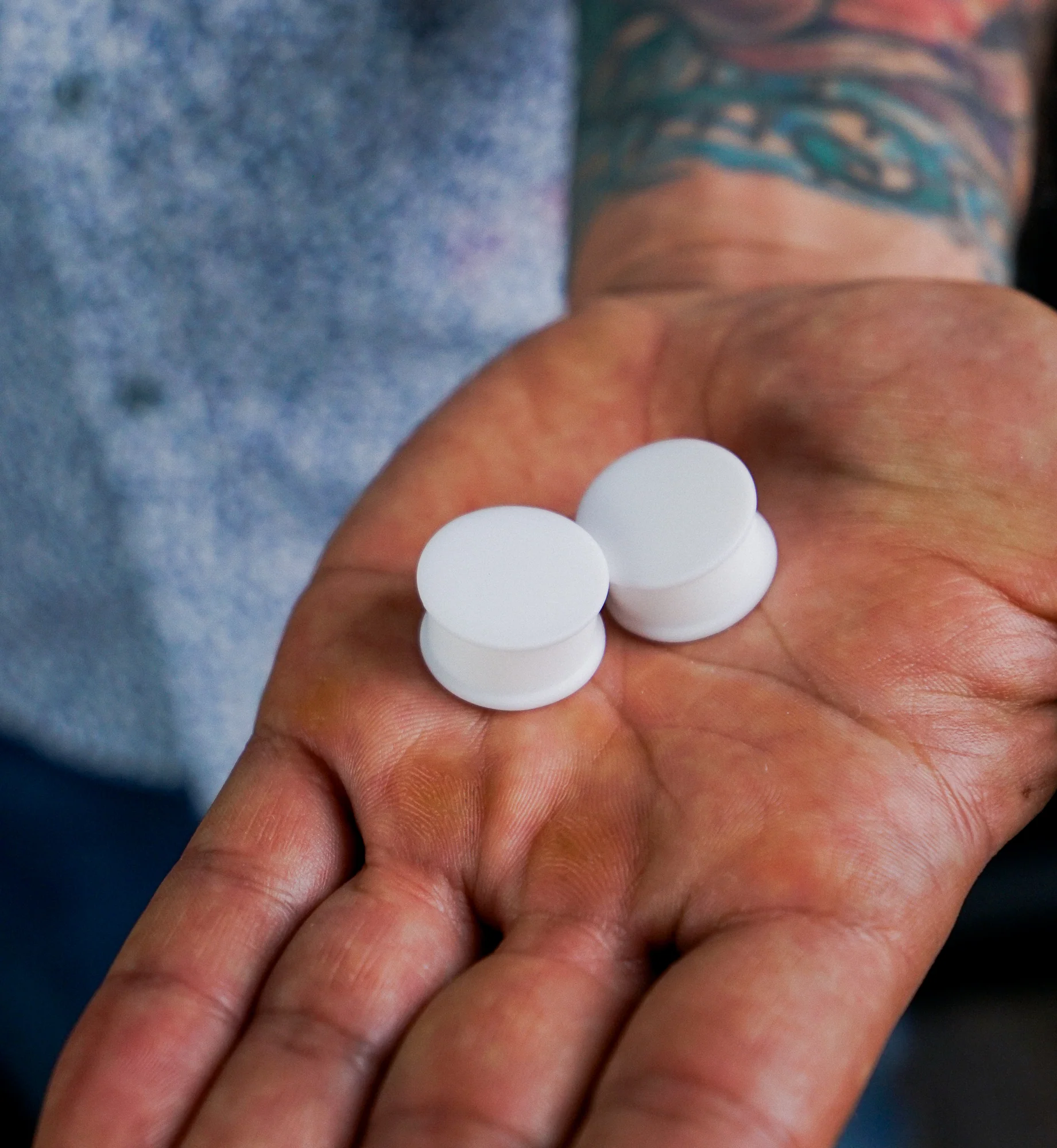 Double Flare Matte White Silicone Plugs - Image 8
