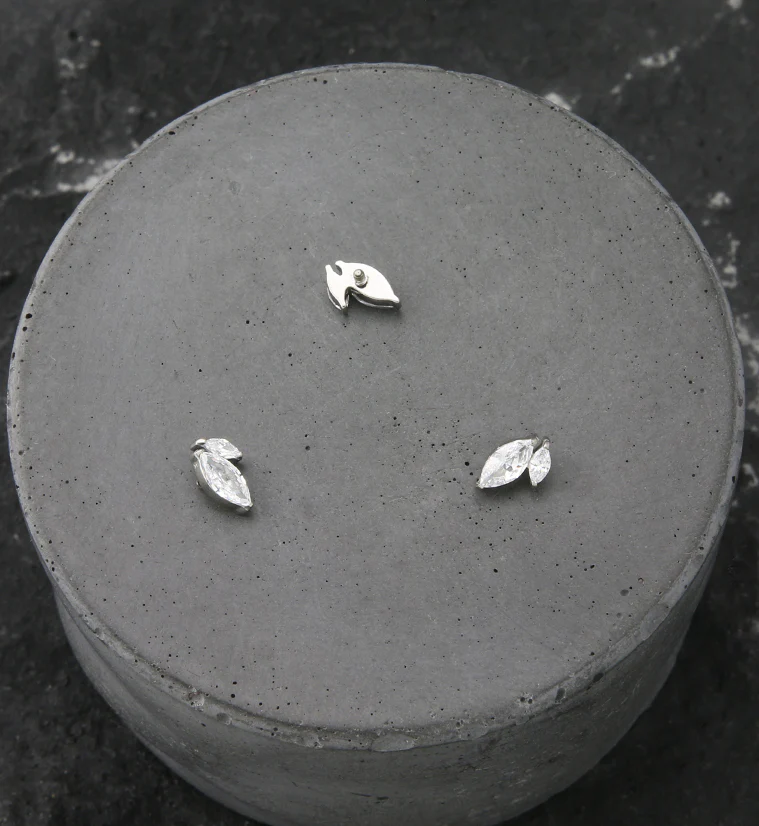 Double Marquise Clear CZ Titanium Internally Threaded Top - Image 2