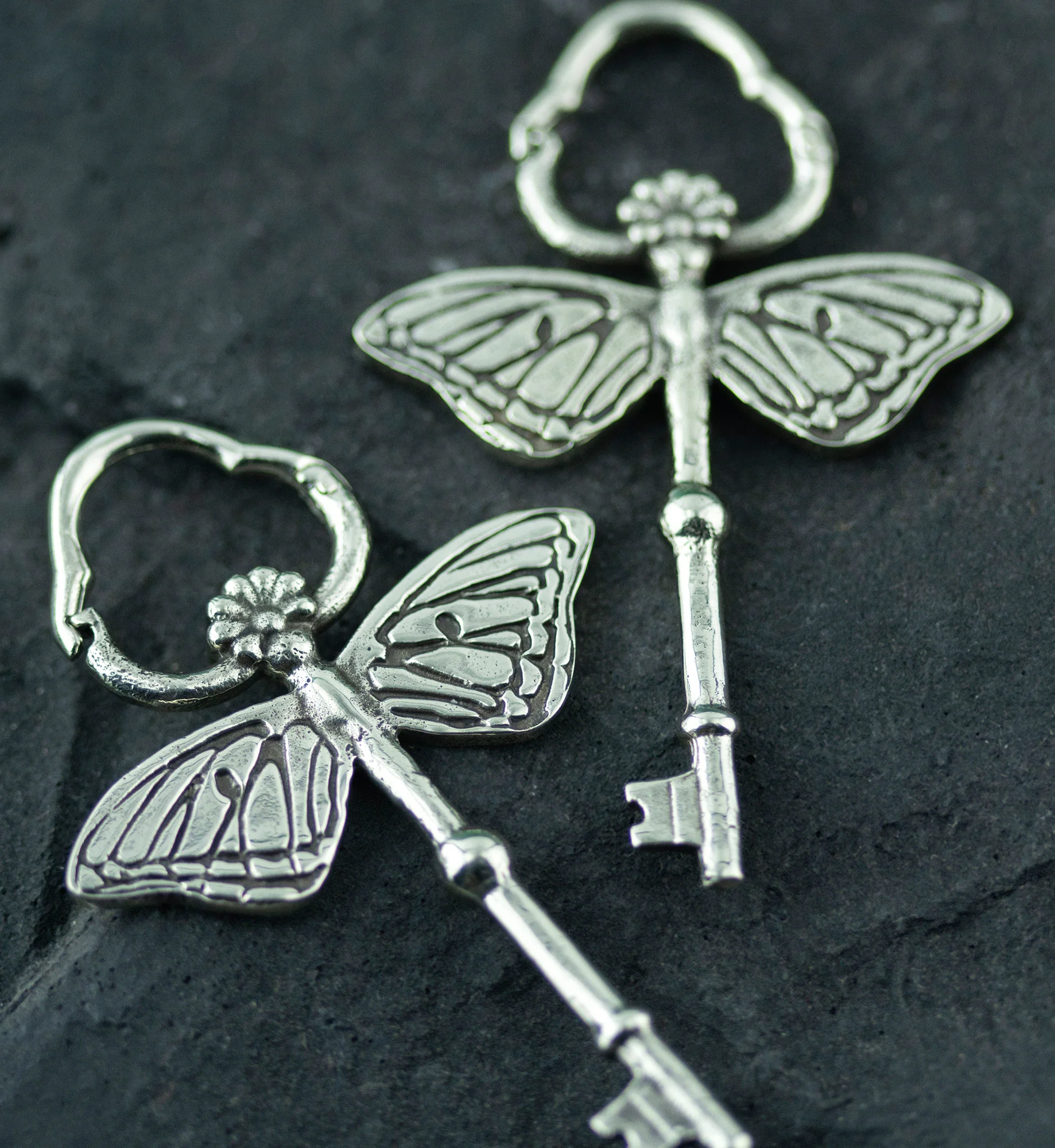 Dragonfly Key White Brass Hinged Ear Weights - Image 6