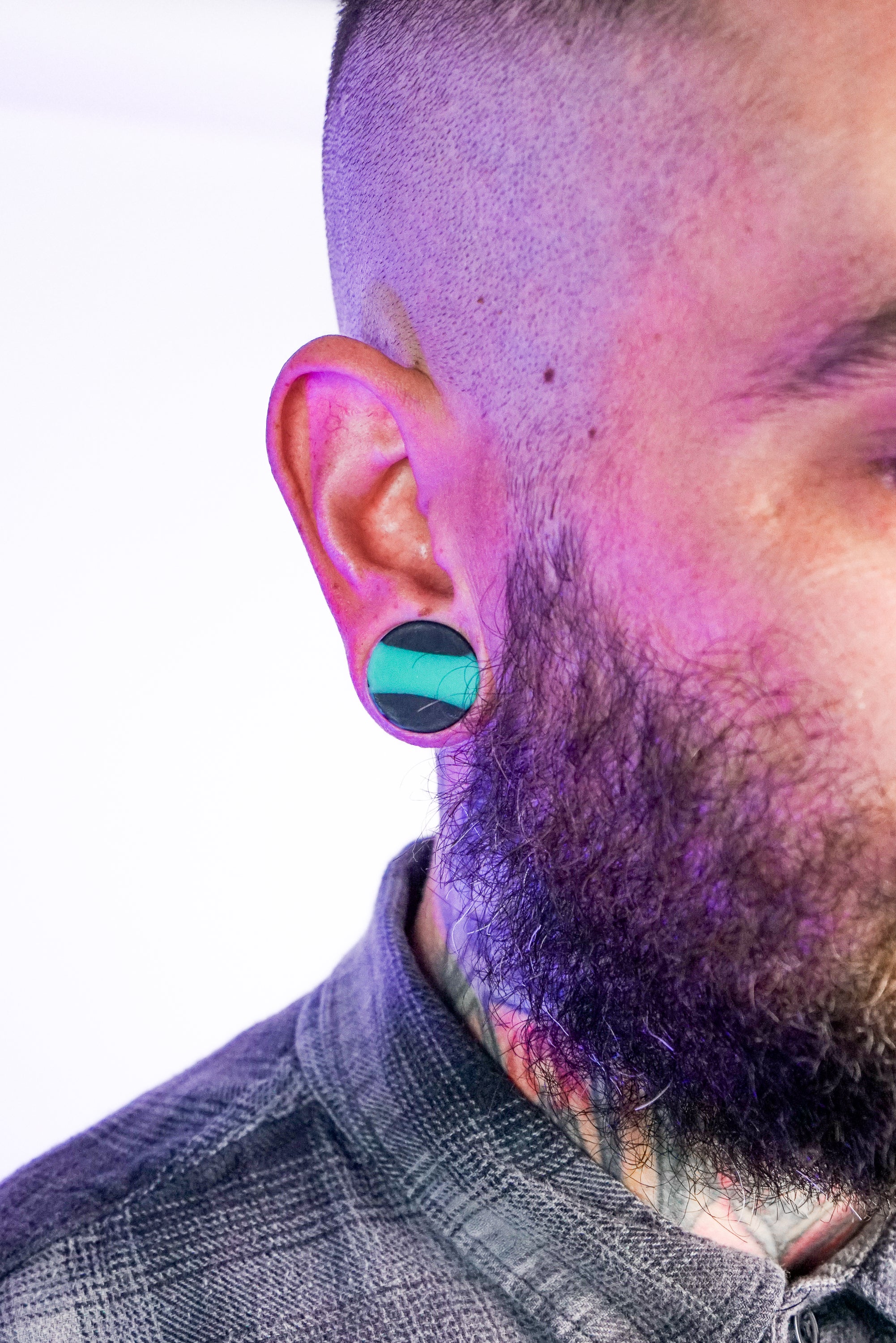 Emerald And Black Double Flare Silicone Plugs - Image 5
