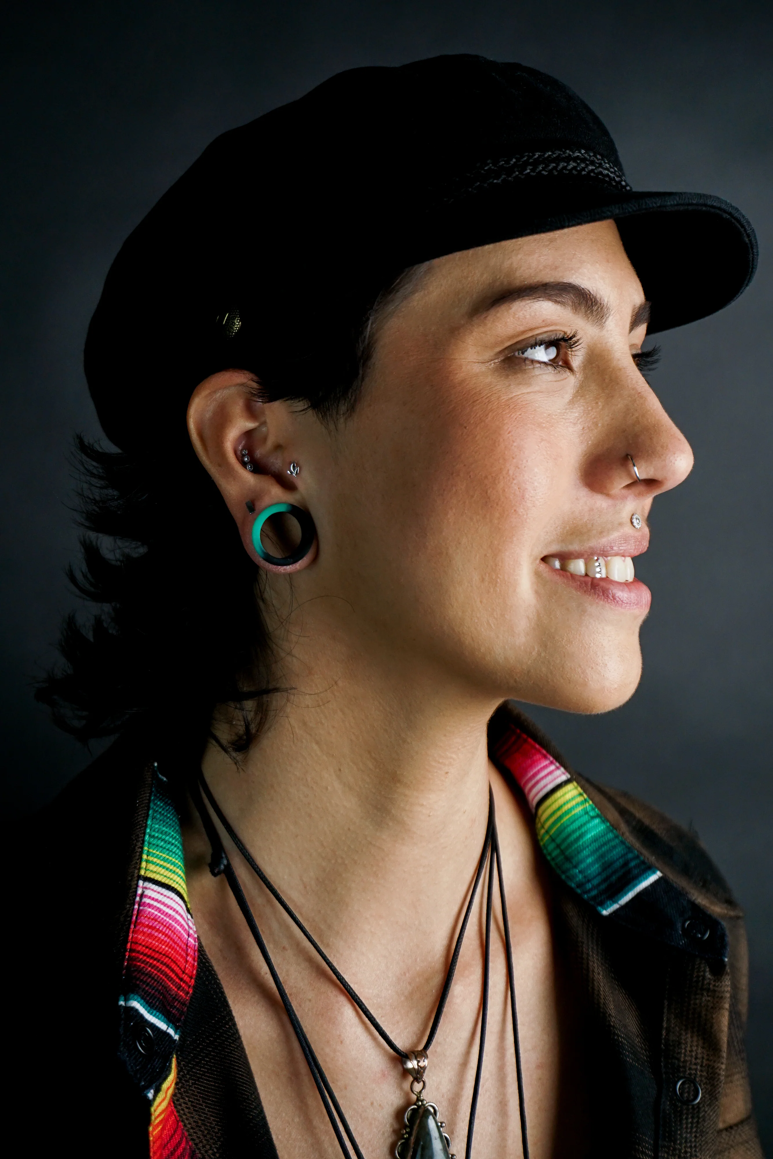 Emerald And Black Double Flare Silicone Tunnel Plugs - Image 5