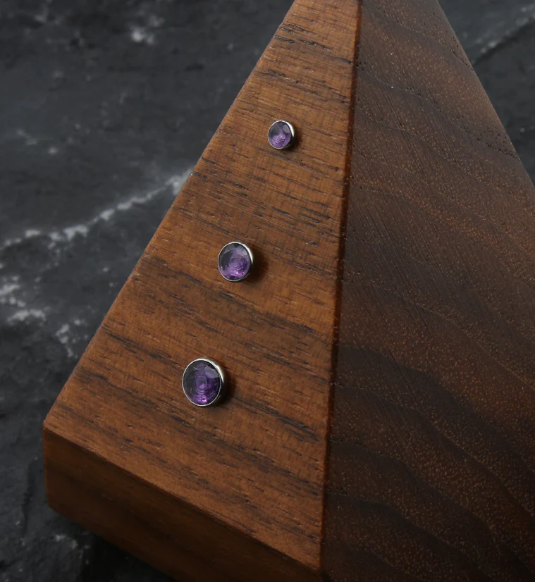 Faceted Amethyst Stone Titanium Threadless Top - Image 2