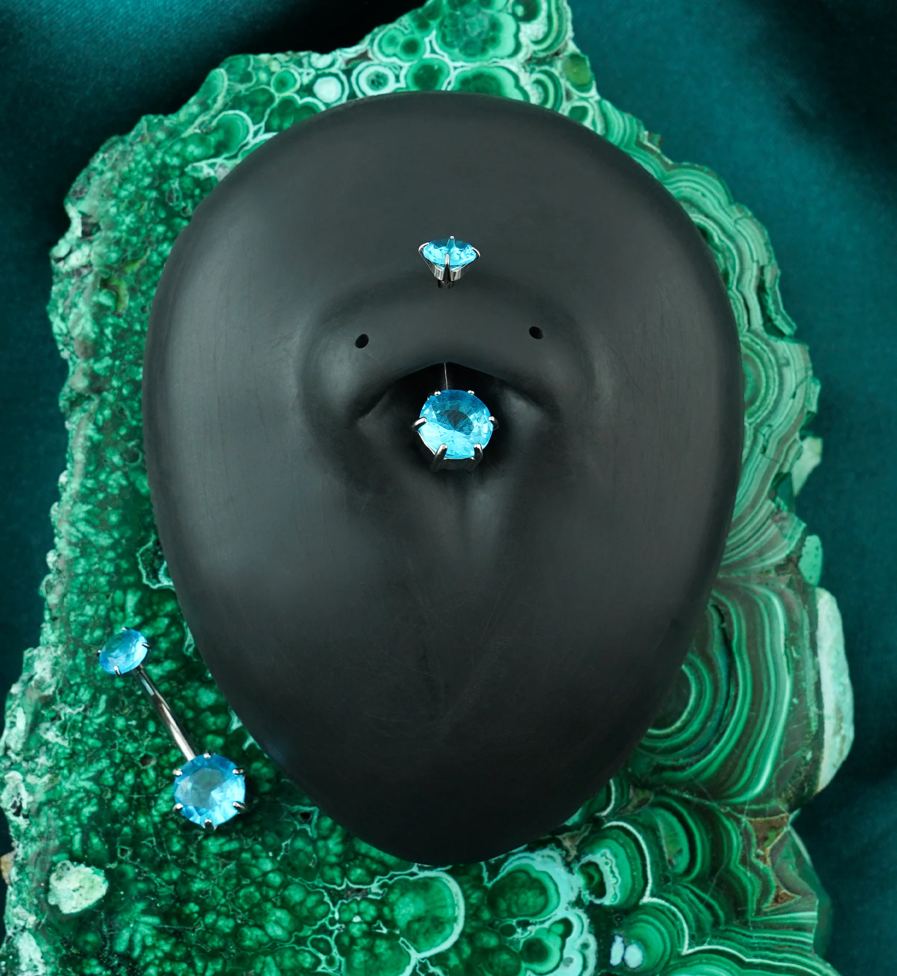 Faceted Aqua CZ Stainless Steel Internally Threaded Belly Button Ring - Image 2