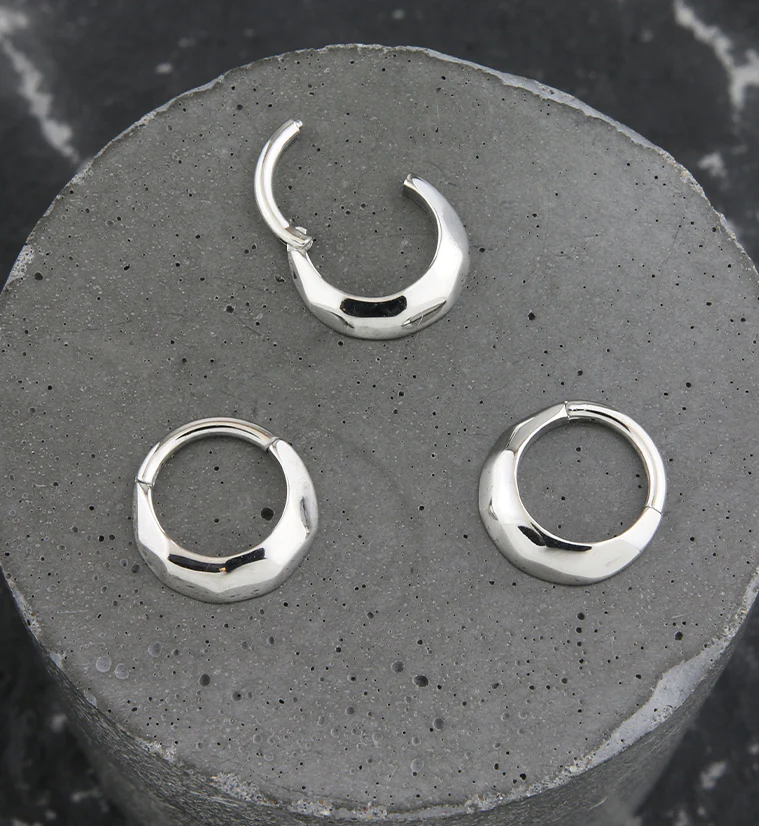 Faceted Stainless Steel Hinged Segment Ring - Image 2