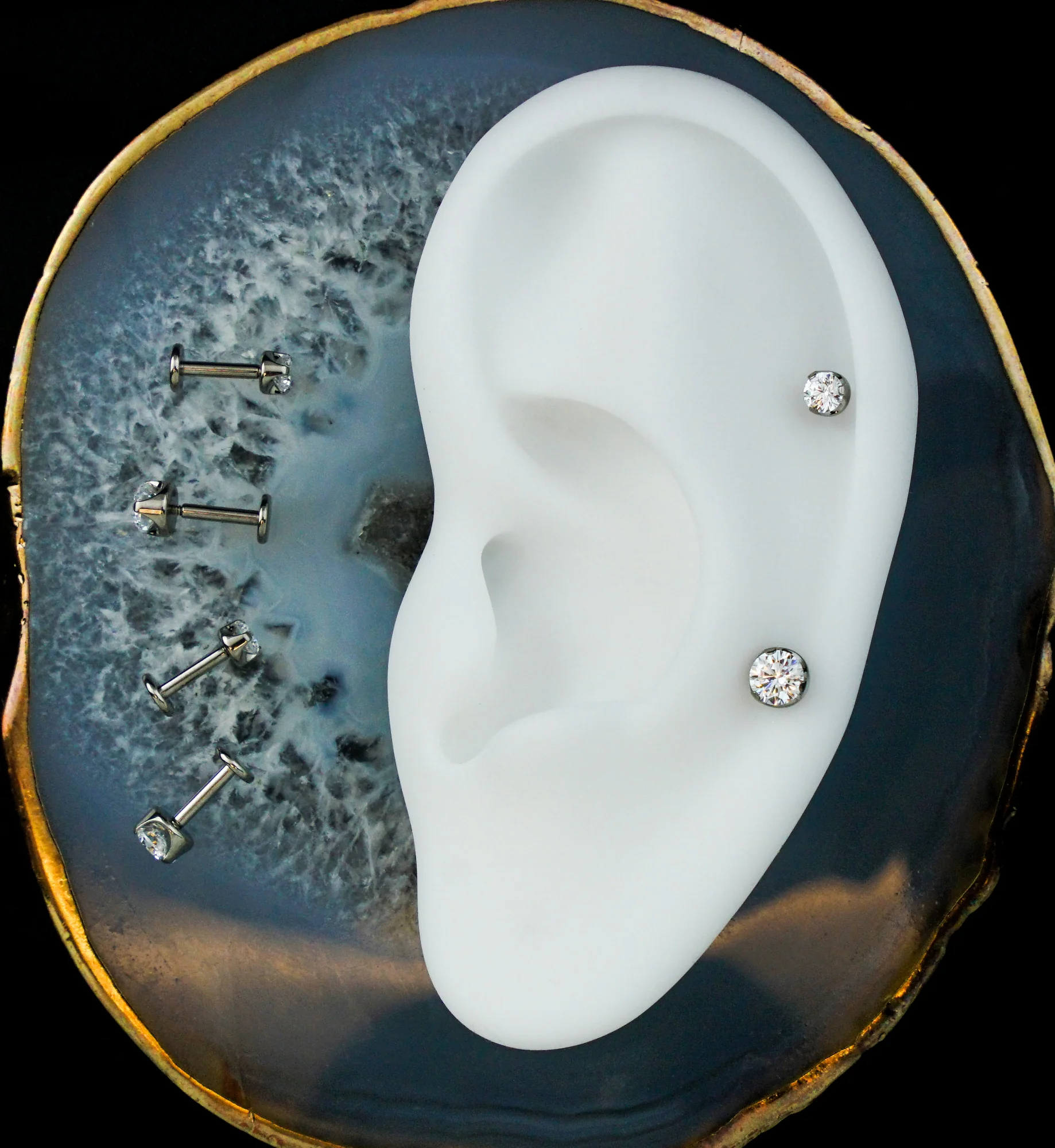 Flat Back Prong Clear CZ Internally Threaded Titanium Labret - Image 2
