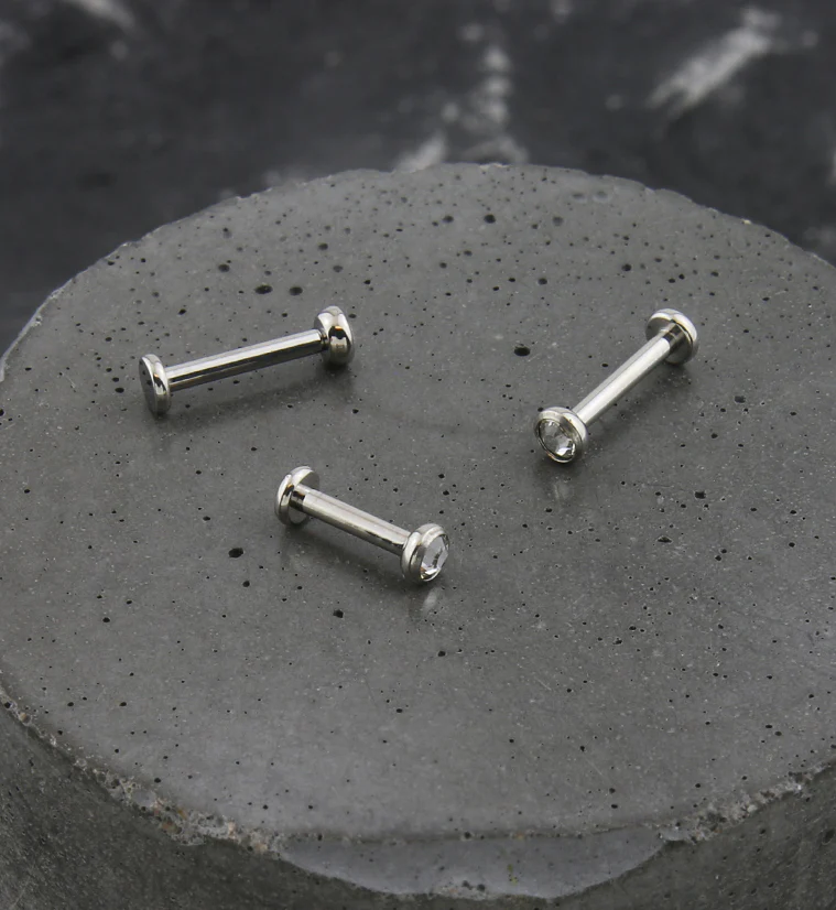 Flat Bezel Clear CZ Internally Threaded Titanium Labret - Image 2