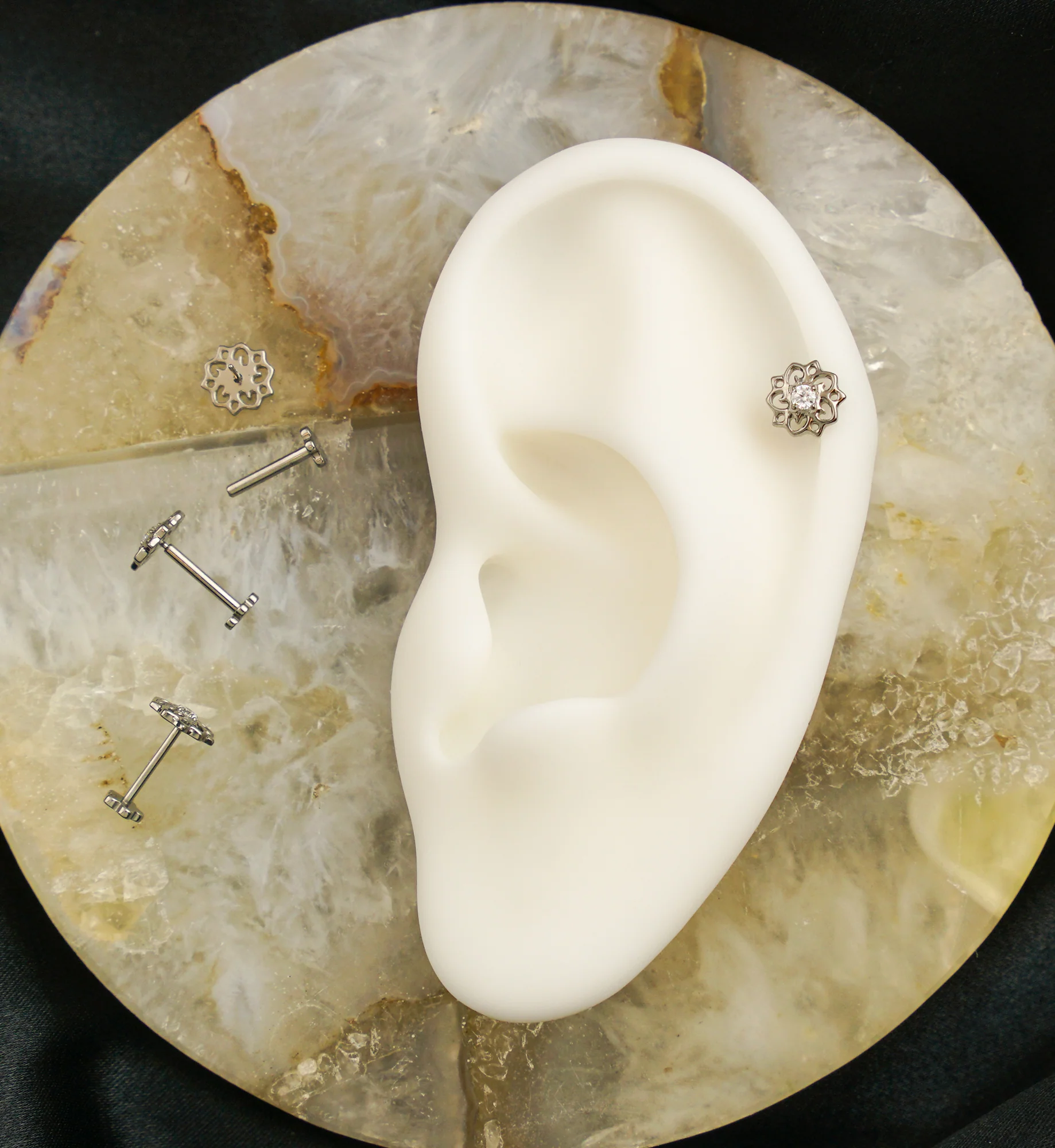 Flower Urge Clear CZ Threadless Titanium Flower Back Labret - Image 2