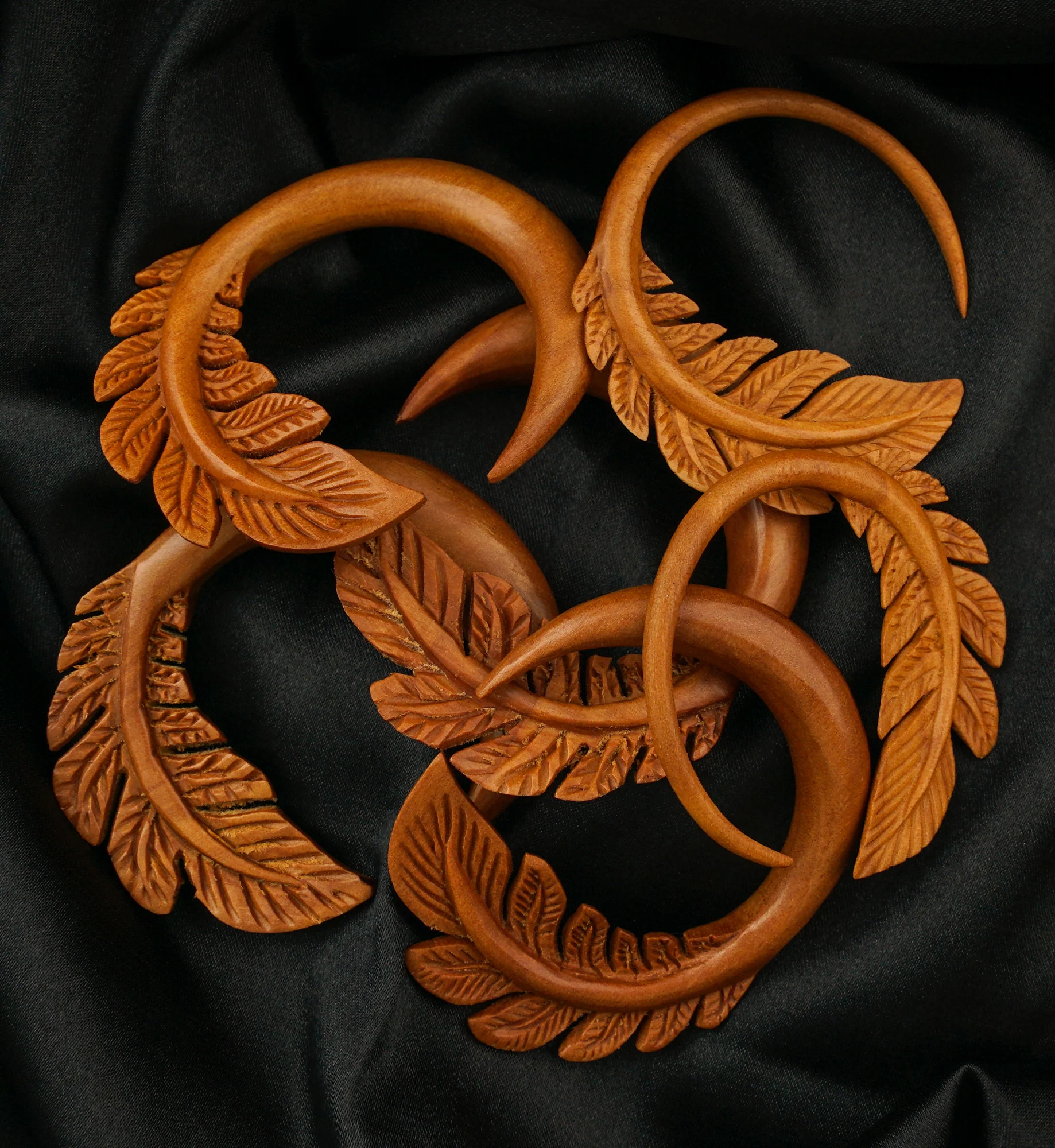 Foliage Wooden Spiral Hangers - Image 3