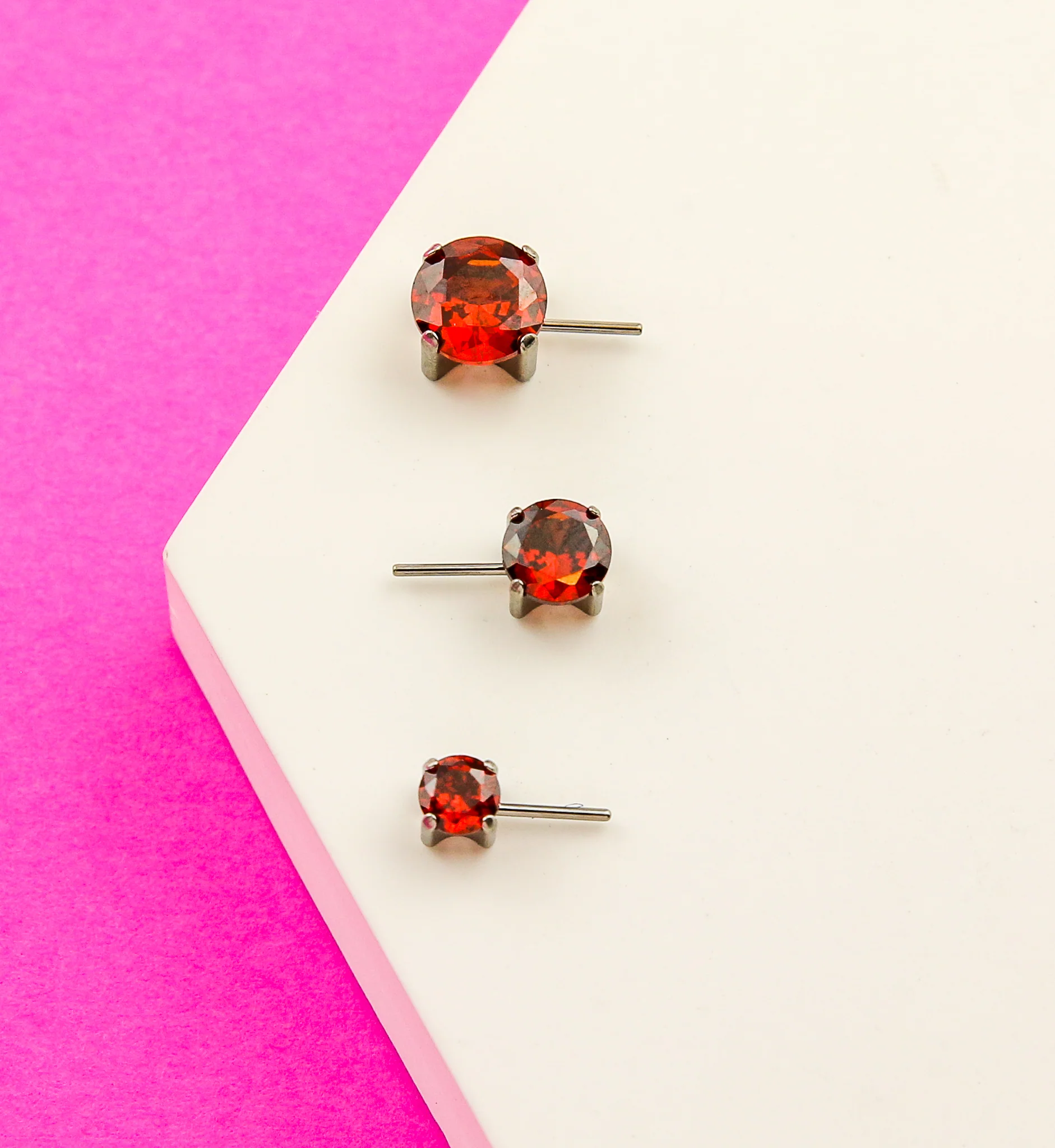 Forward Facing Prong Red CZ Titanium Threadless Top - Image 2