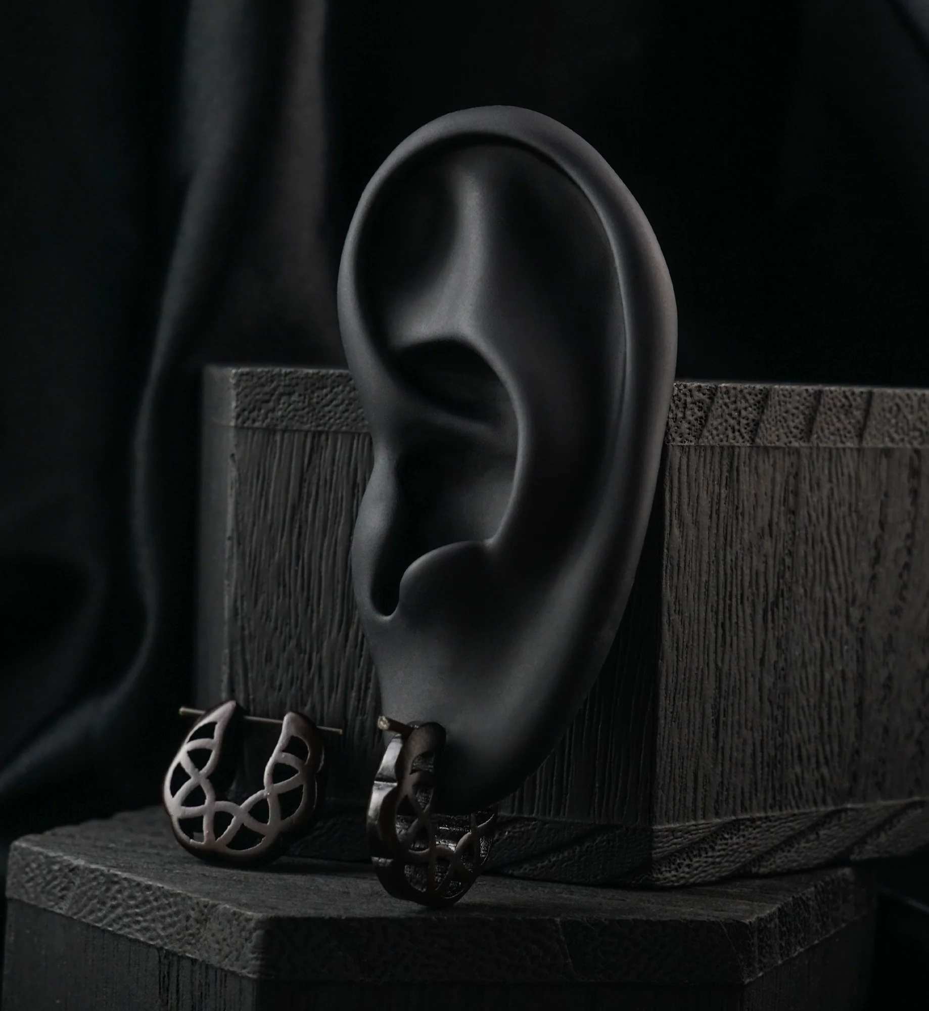 Arrondi Hoop Wood Earrings - Image 2