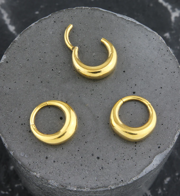 Gold PVD Broad Stainless Steel Hinged Segment Ring - Image 2