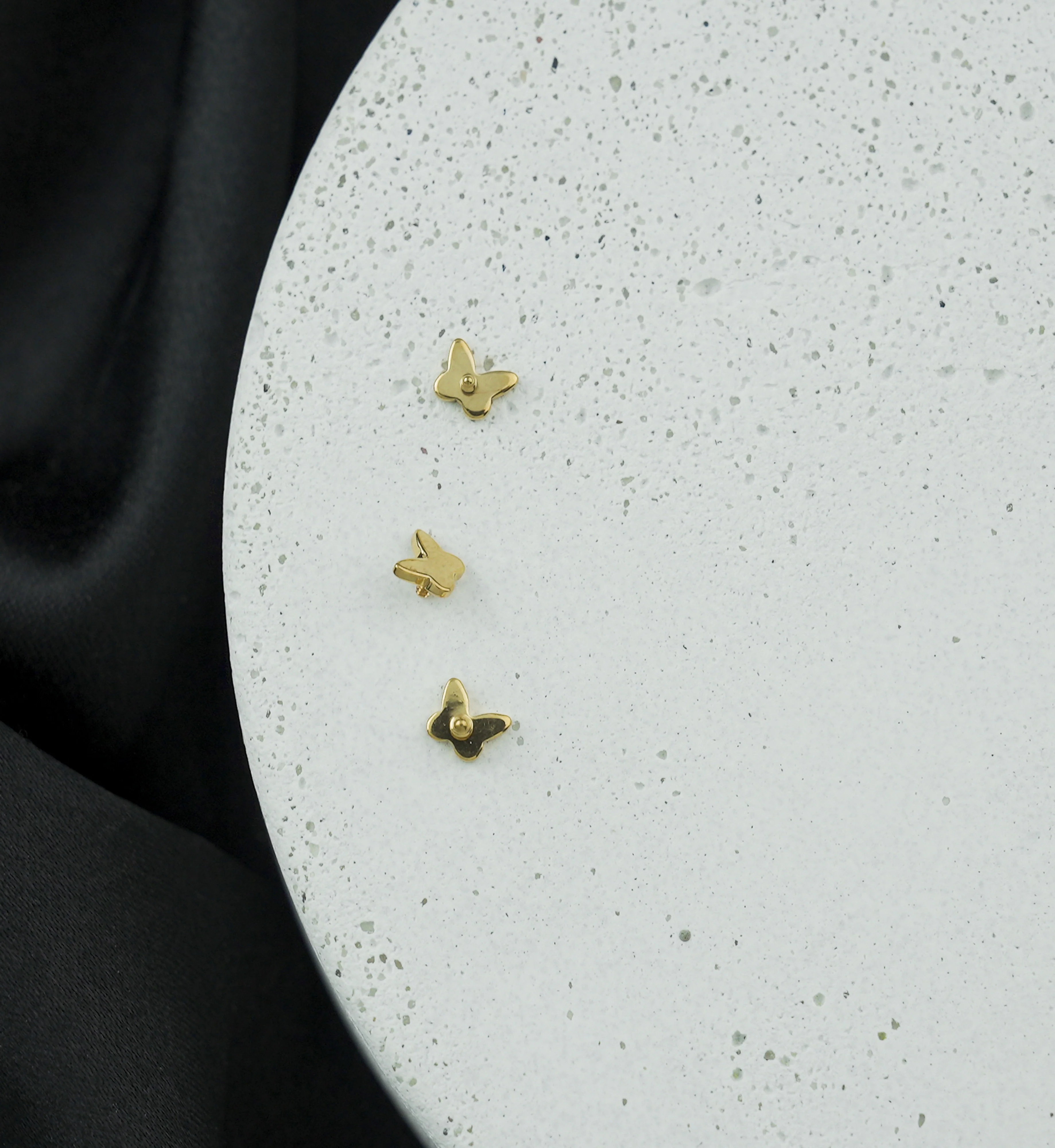 Gold PVD Bubble Butterfly Titanium Internally Threaded Top - Image 2