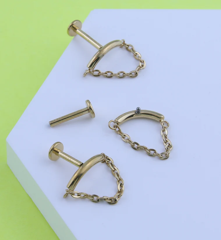 Gold PVD Curved Bar Dangle Chain Titanium Internally Threaded Labret - Image 2