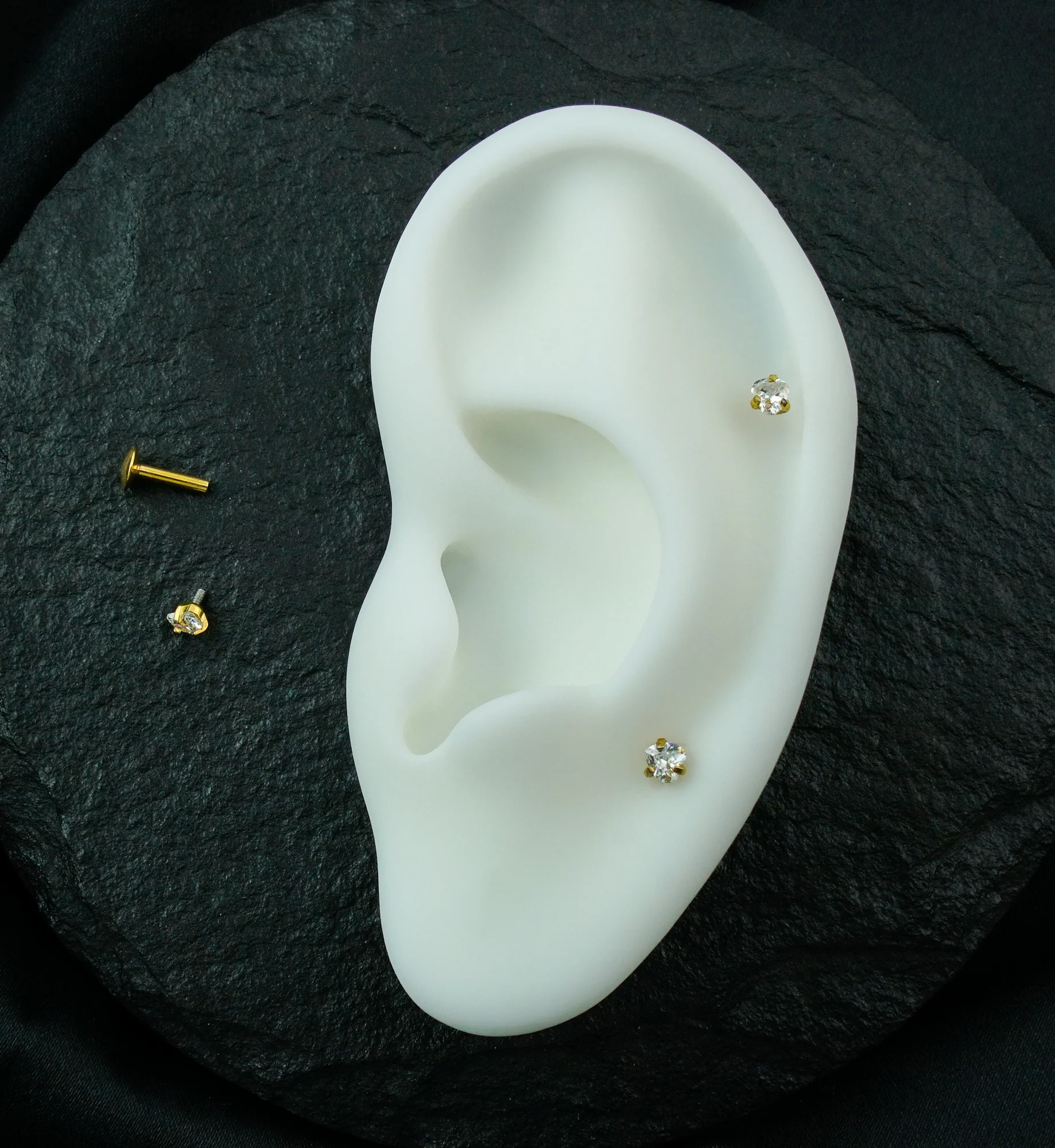Gold PVD Heart CZ Internally Threaded Labret - Image 2