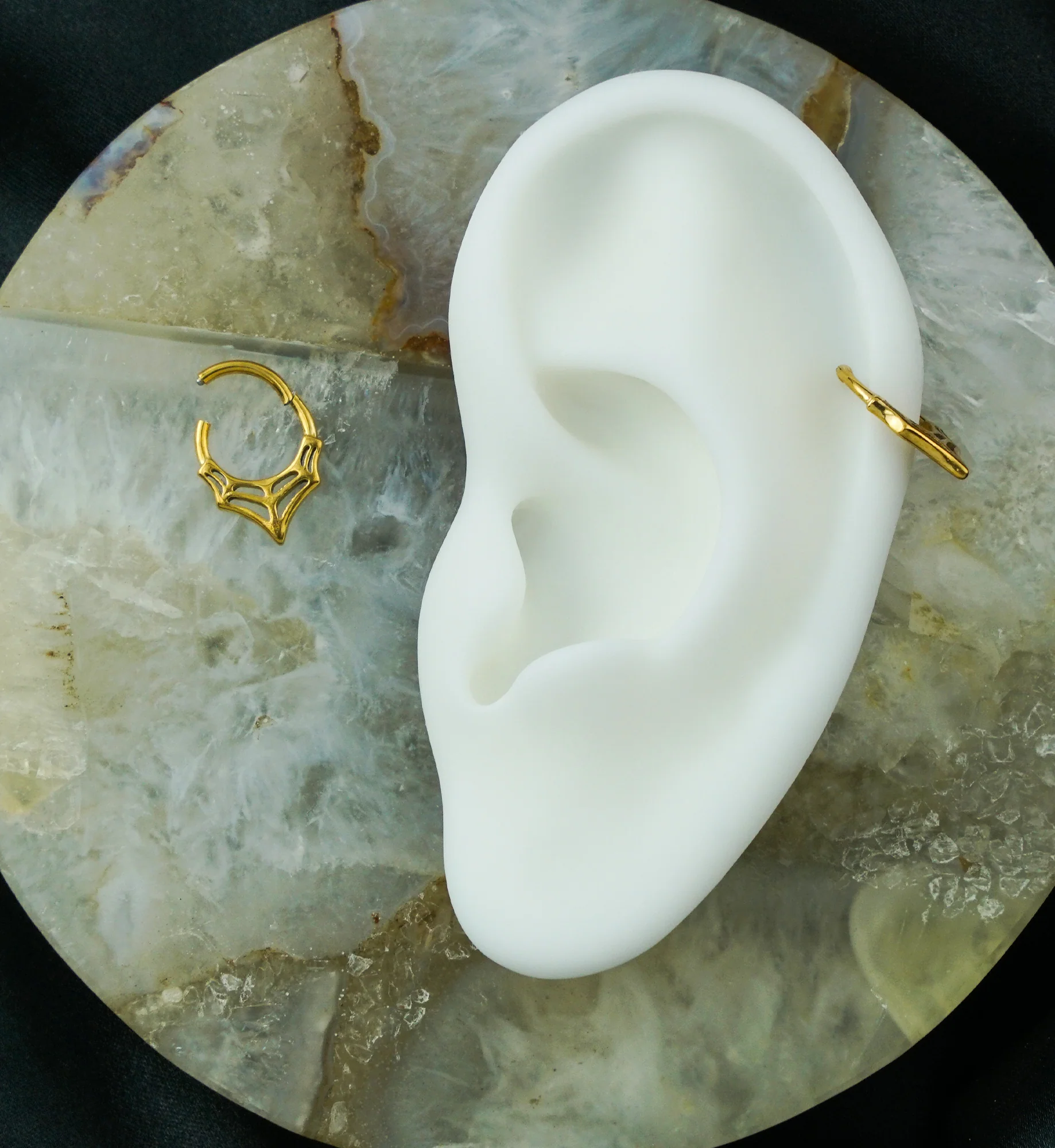 Gold PVD Spiderweb Point Stainless Steel Hinged Segment Ring - Image 3