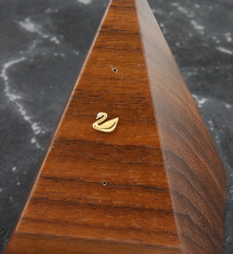Gold PVD Swan CZ Threadless Titanium Top - Image 2