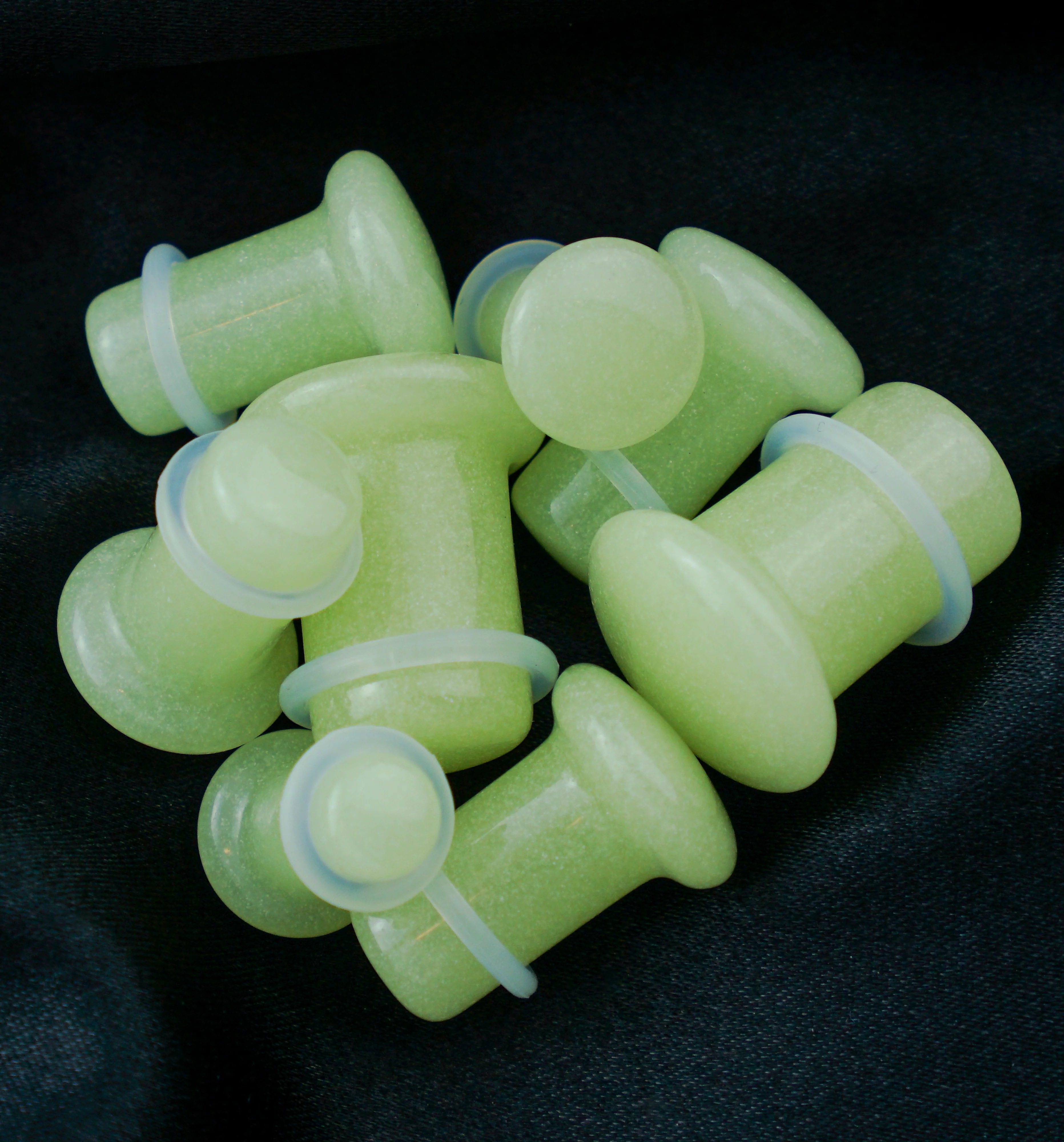 Green Glow in the Dark Glass Plugs - Single Flare - Image 3