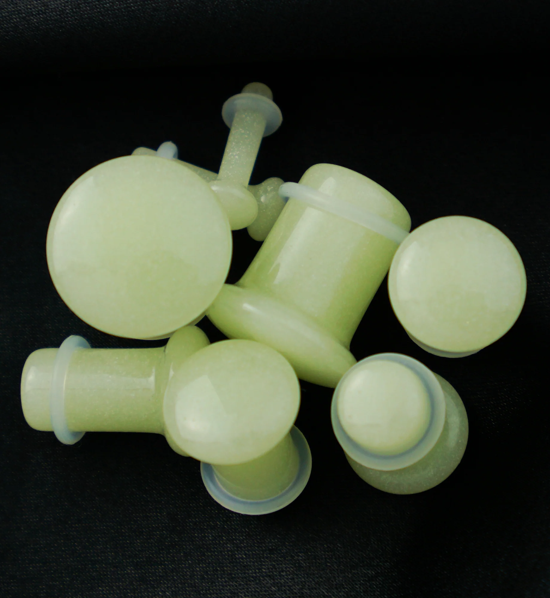Green Glow in the Dark Glass Plugs - Single Flare - Image 4